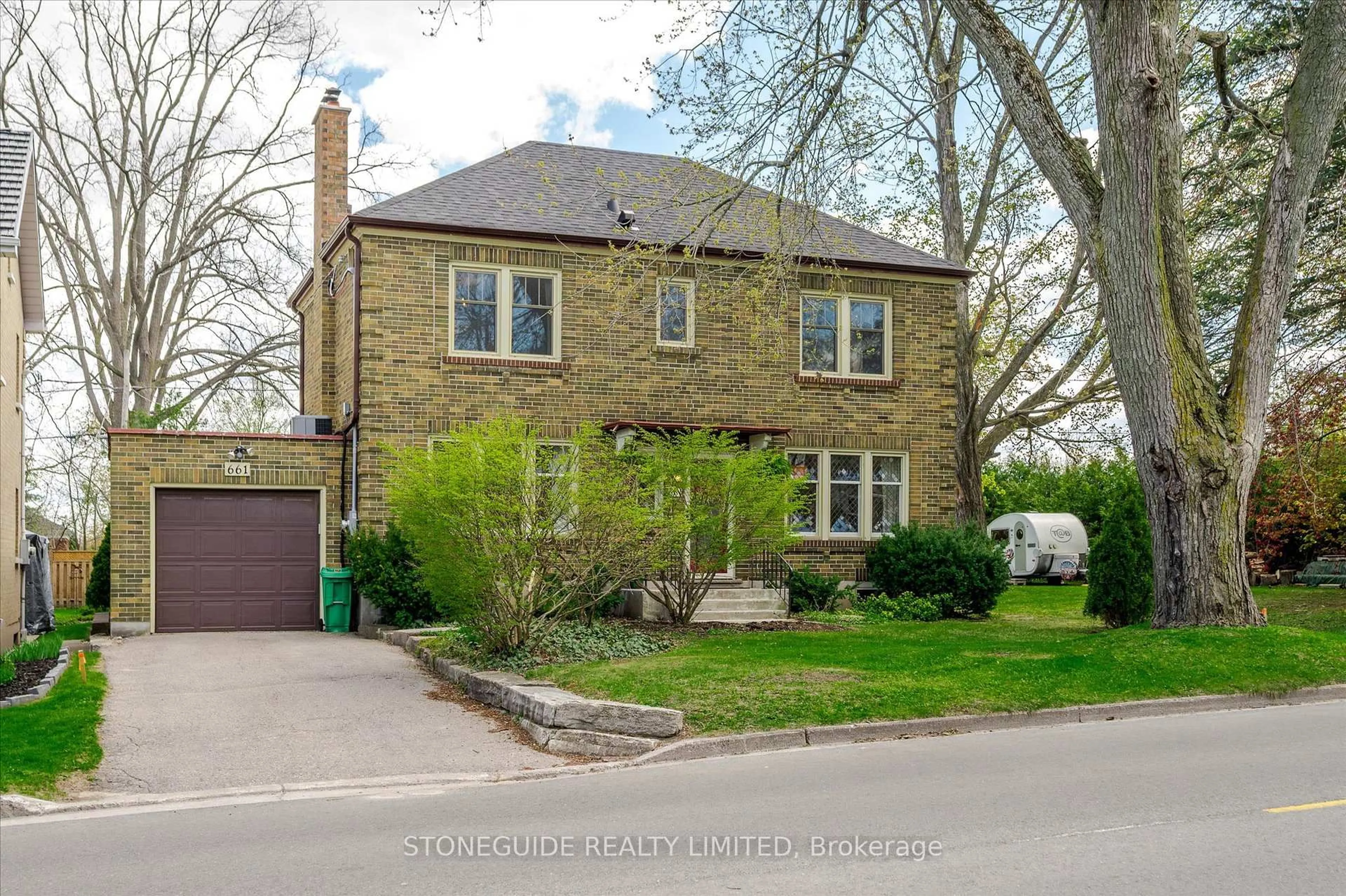 Home with brick exterior material, street for 661 Weller St, Peterborough Central Ontario K9J 4X1
