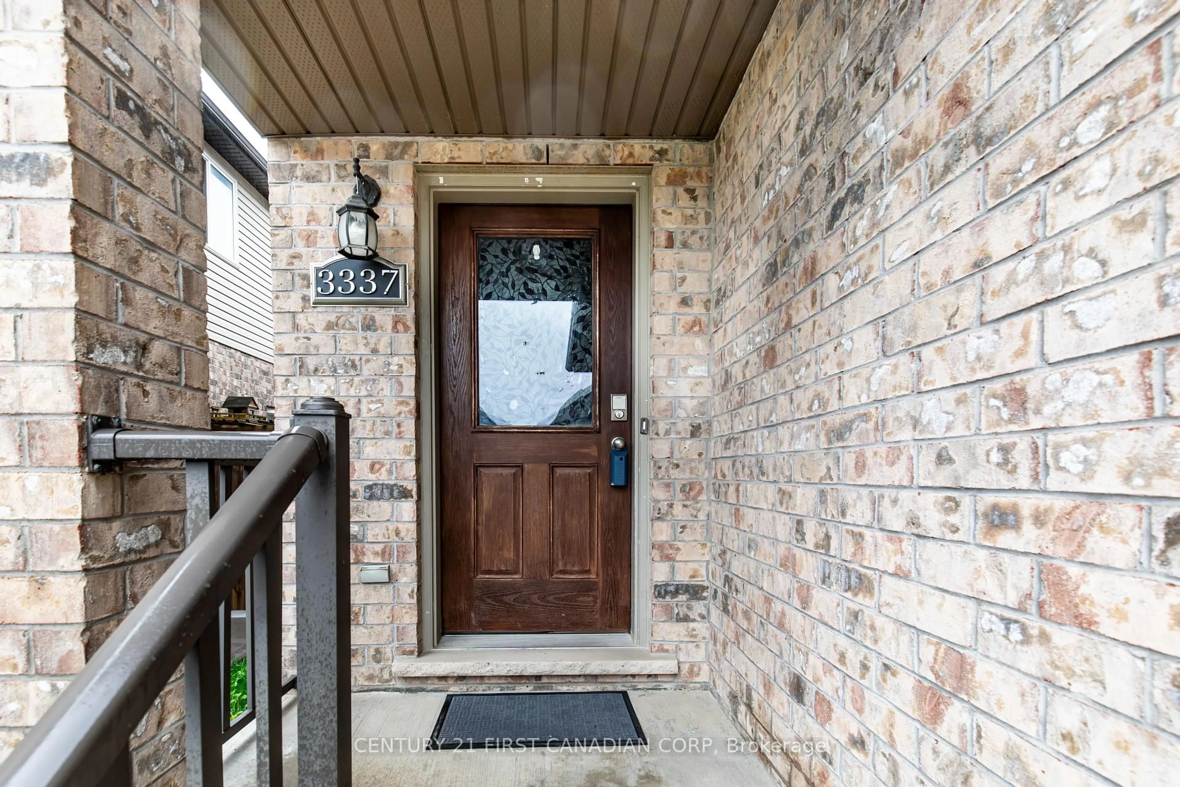 Indoor entryway for 3337 Paulpeel Ave, London South Ontario N6L 0A4