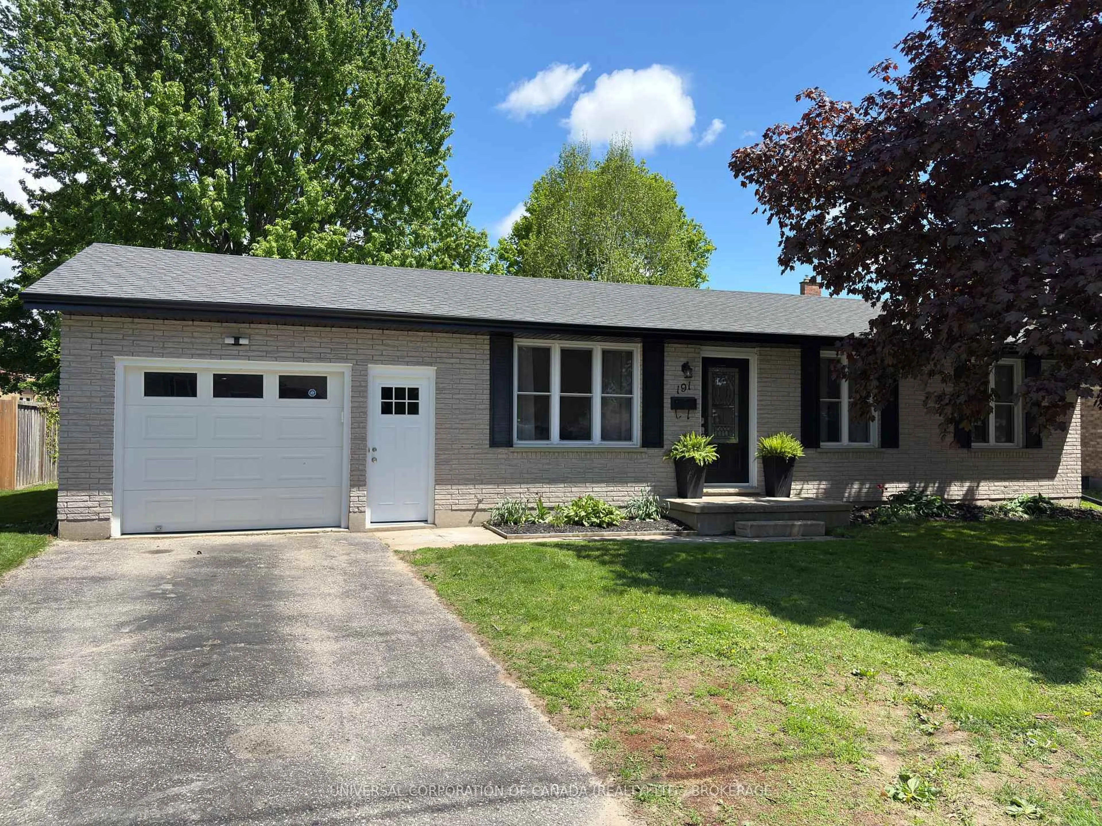 Home with vinyl exterior material, street for 191 Caverly Rd, Aylmer Ontario N5H 3C4