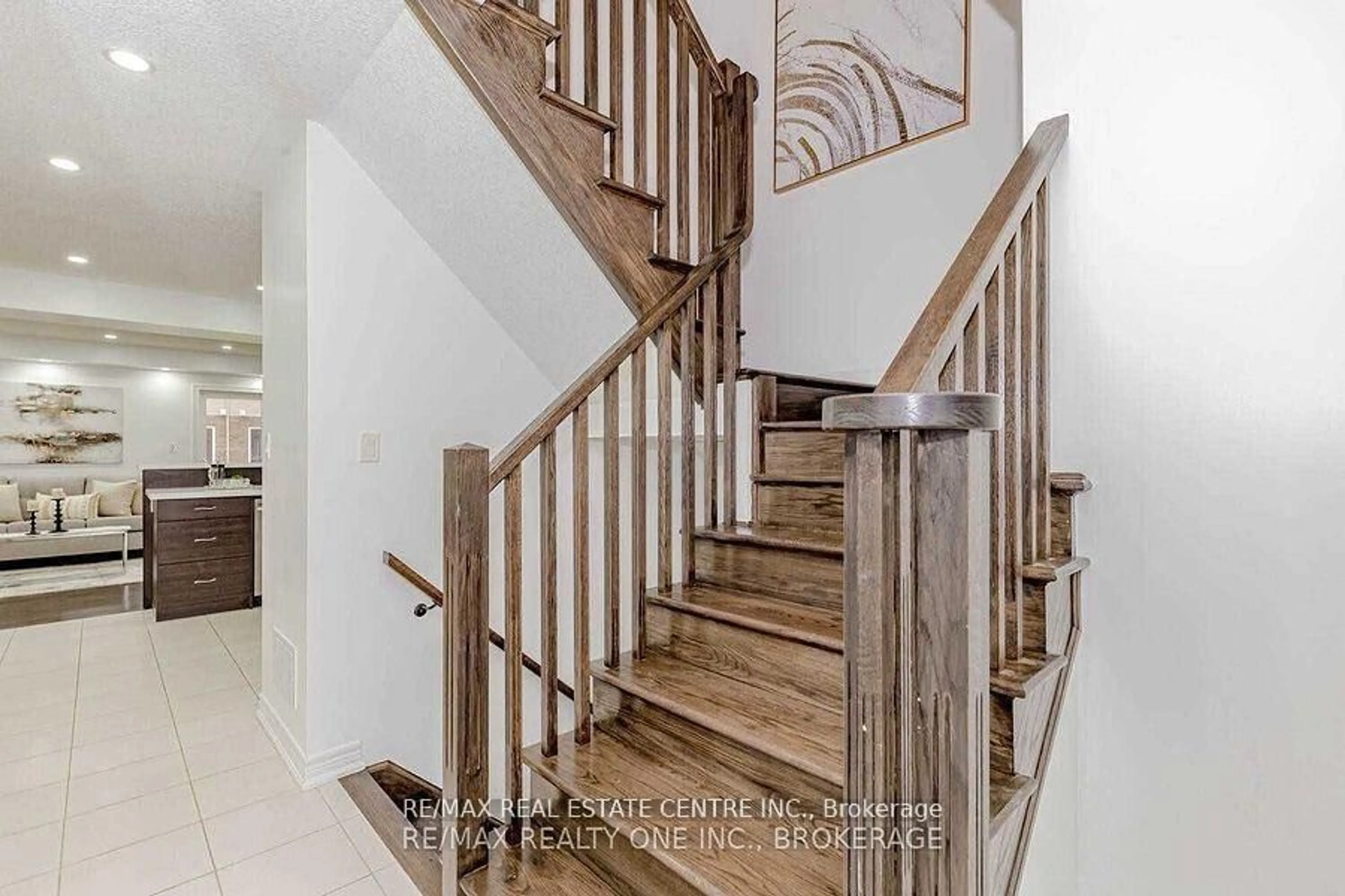 Stairs for 99 Bethune Ave, Hamilton Ontario L0R 1P0