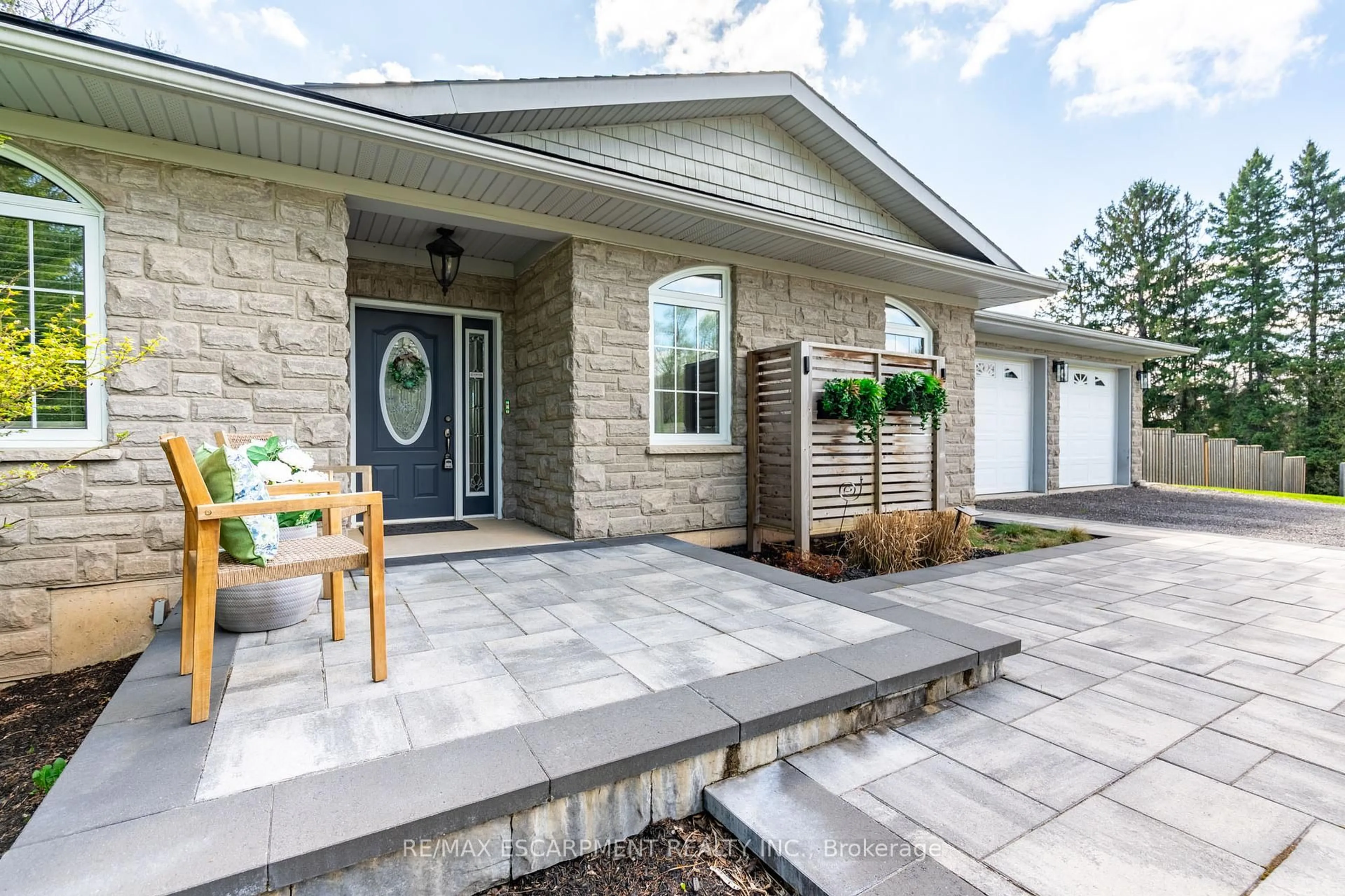 Home with brick exterior material, street for 715 Robson Rd, Hamilton Ontario L8B 1H2
