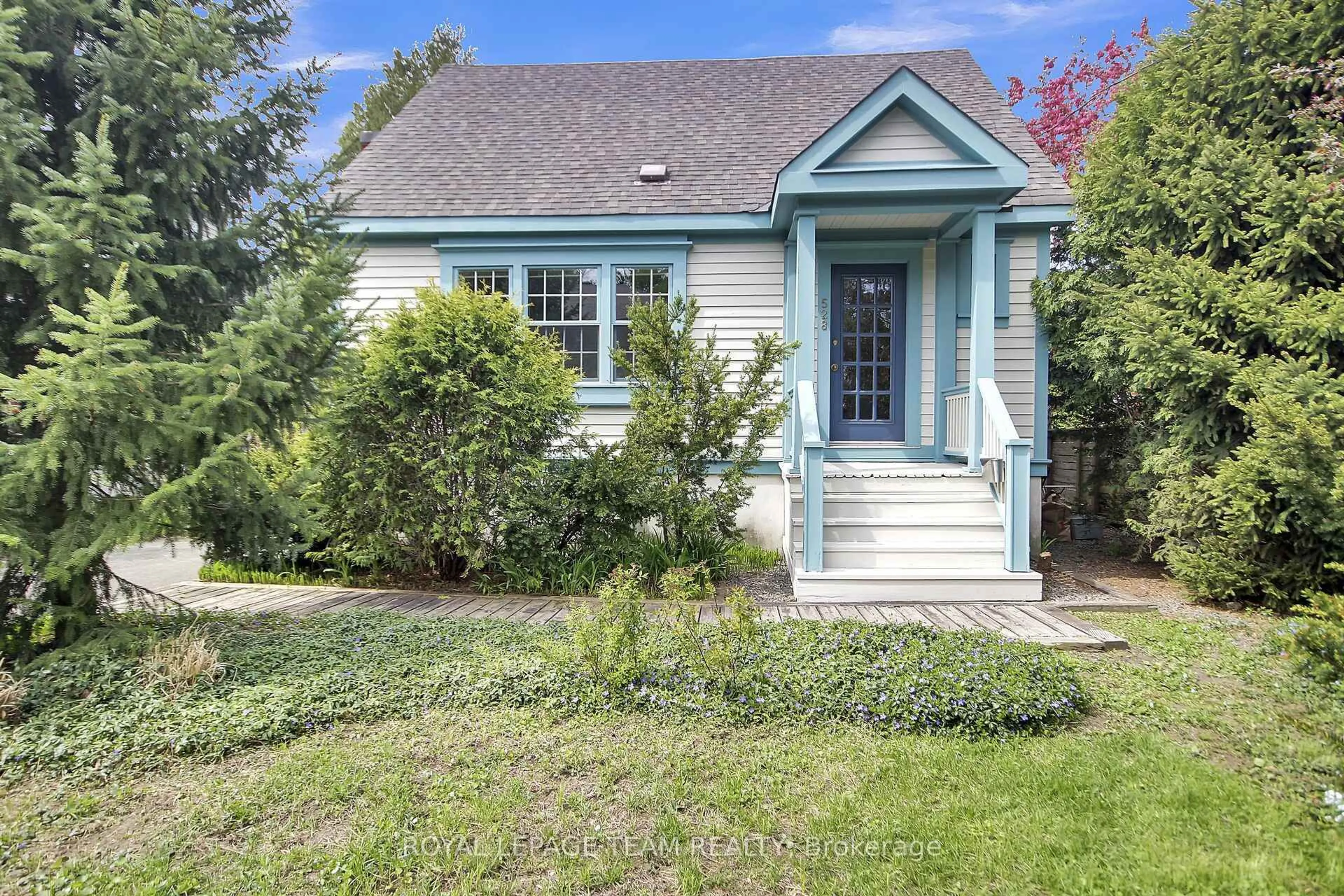 Unknown for 528 Tweedsmuir Ave, Ottawa Ontario K1Z 5N9