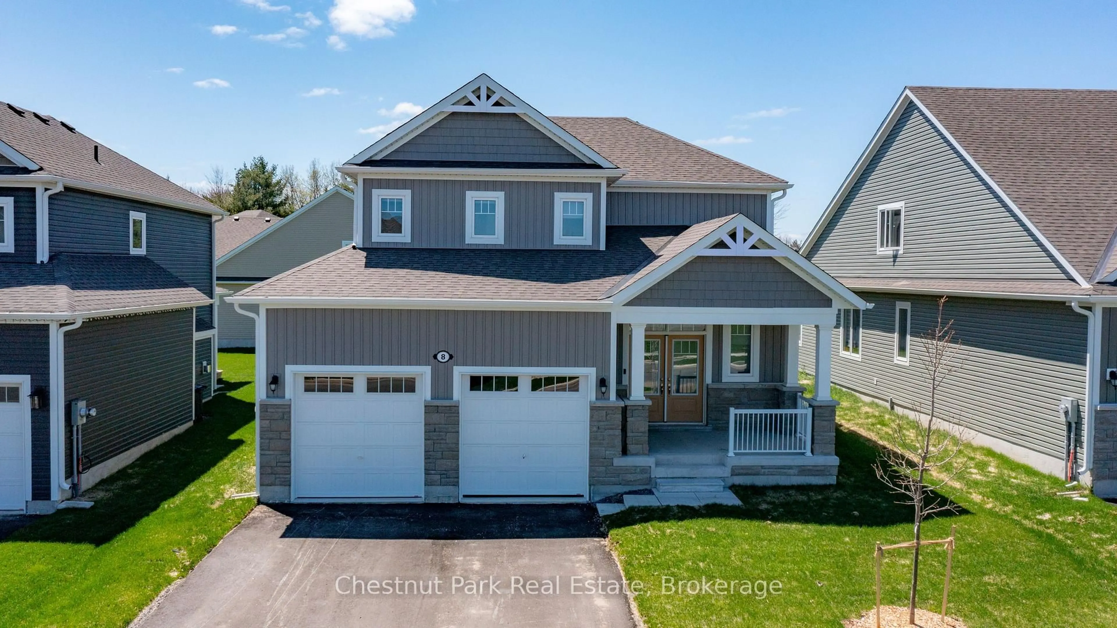 Home with vinyl exterior material, street for 8 Timms Gate, Bracebridge Ontario P1L 0N4