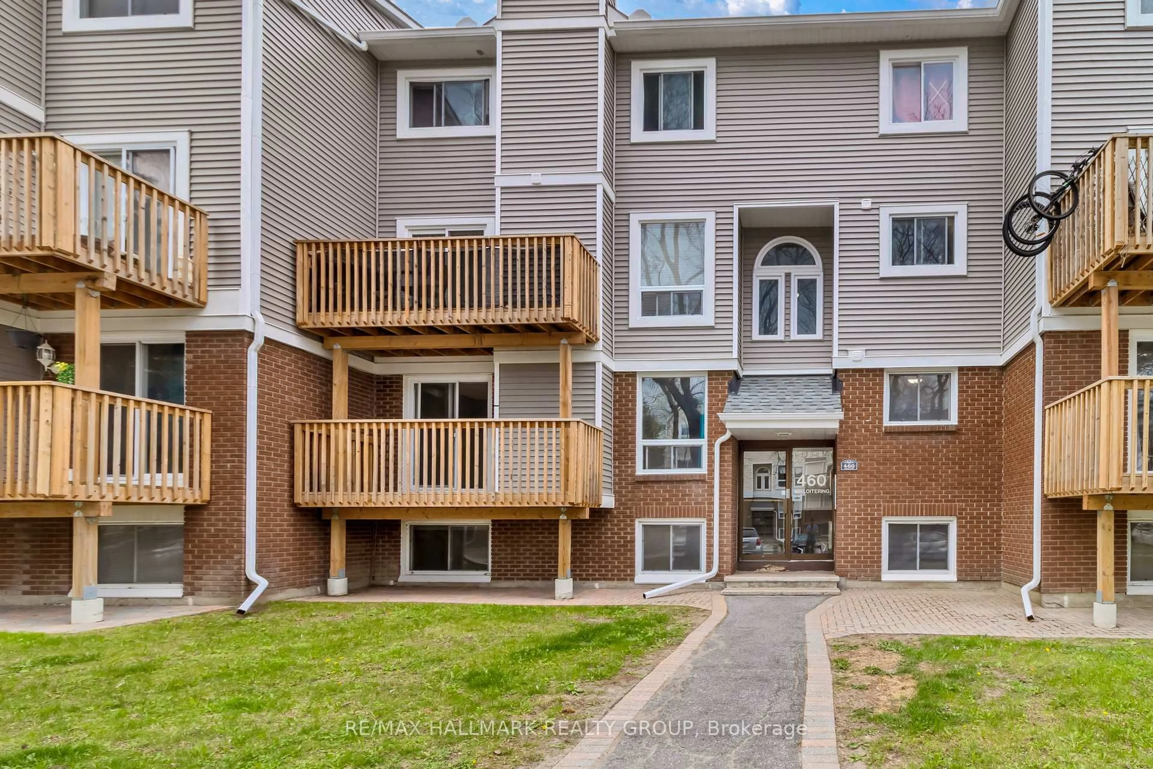 Patio, unknown for 460 Fenerty Crt #1, Kanata Ontario K2L 3A9