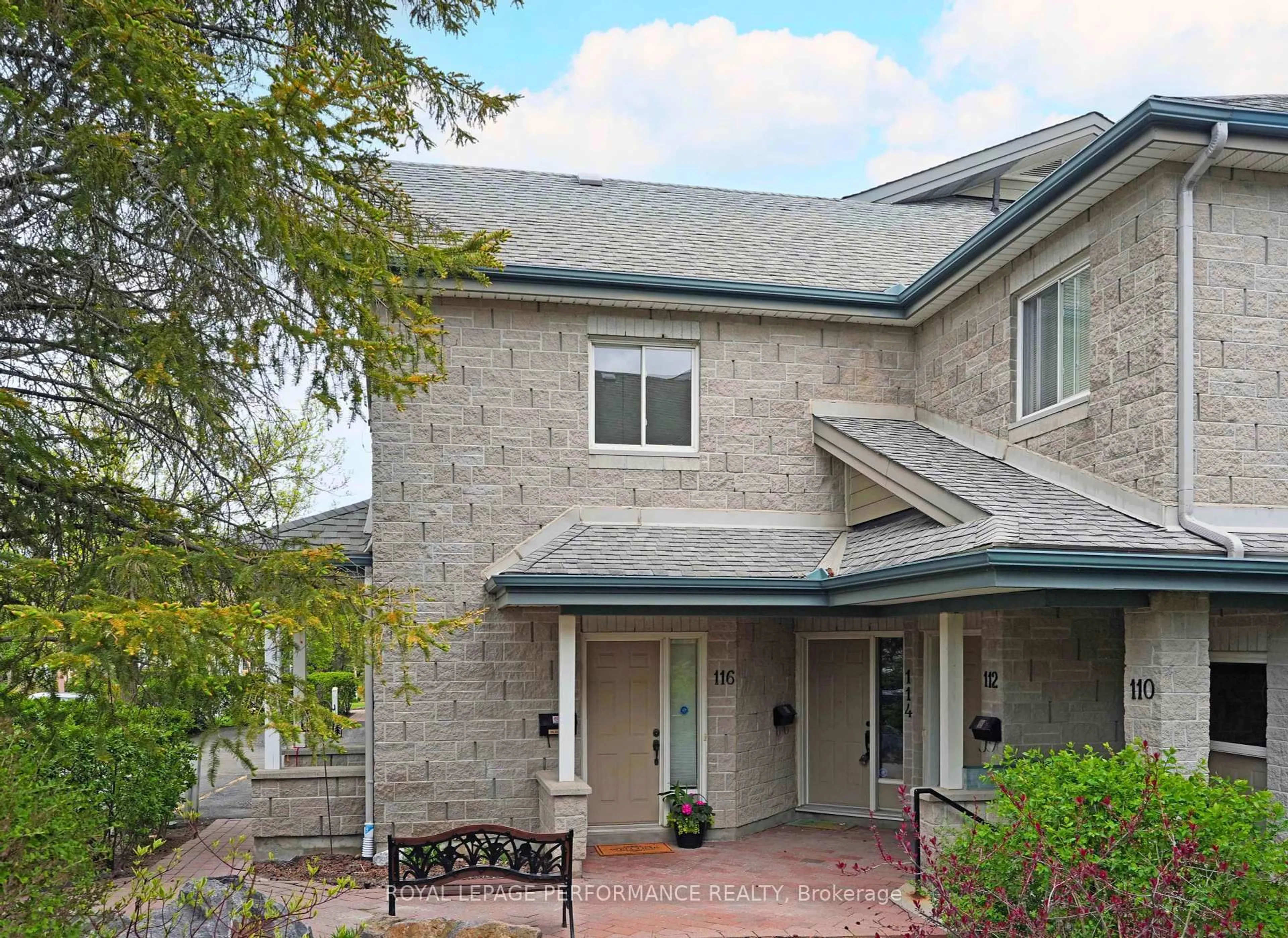 Home with brick exterior material, unknown for 116 Robson Crt, Ottawa Ontario K2K 2W1