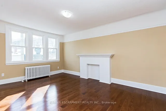 Additional property image - 362 John St Unit 4