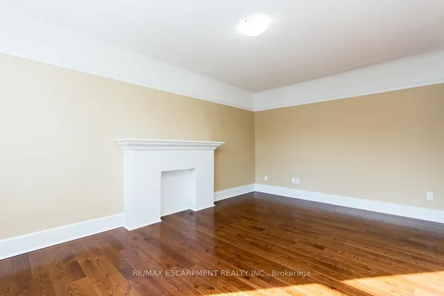Additional property image - 362 John St Unit 4