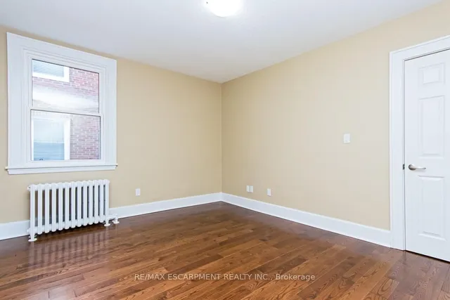 Additional property image - 362 John St Unit 4