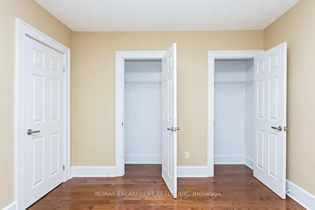Additional property image - 362 John St Unit 4