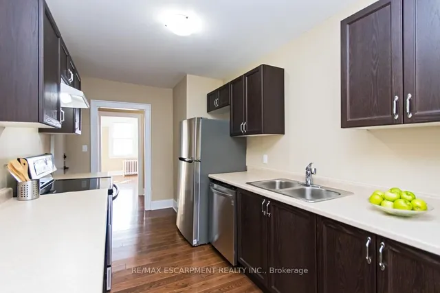 Additional property image - 362 John St Unit 4