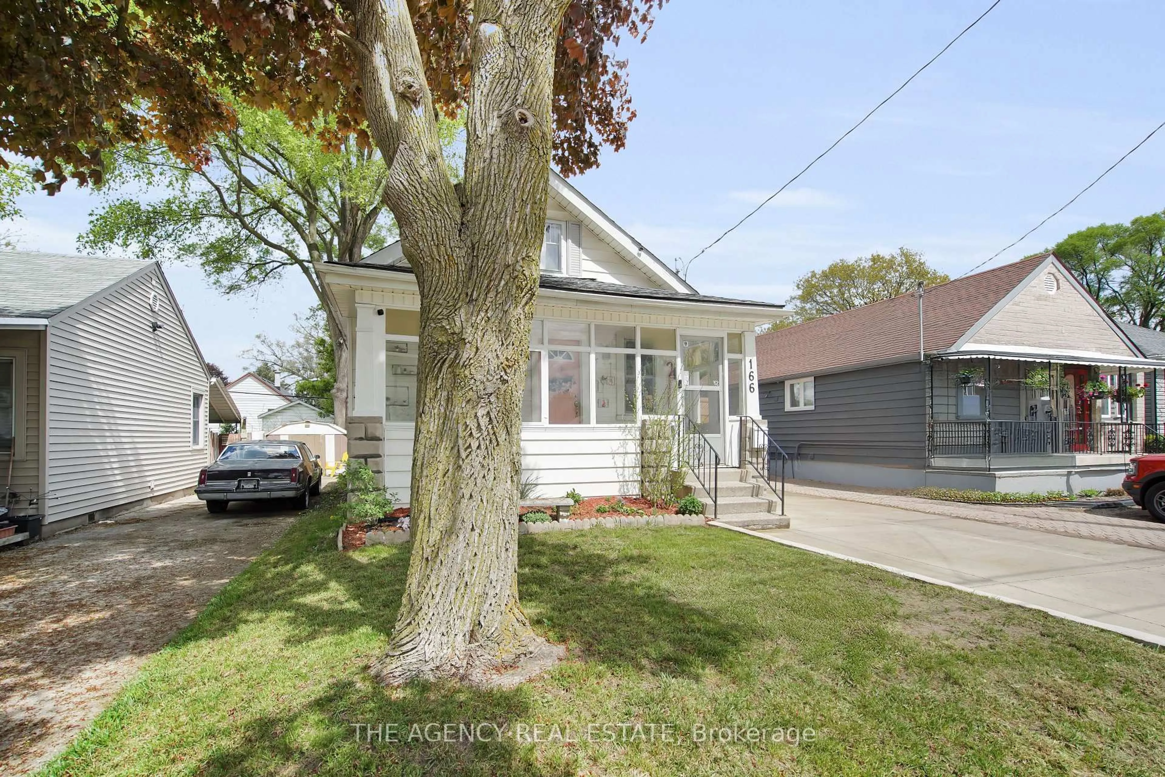 Unknown for 166 Giles St, London East Ontario N5Z 2W1