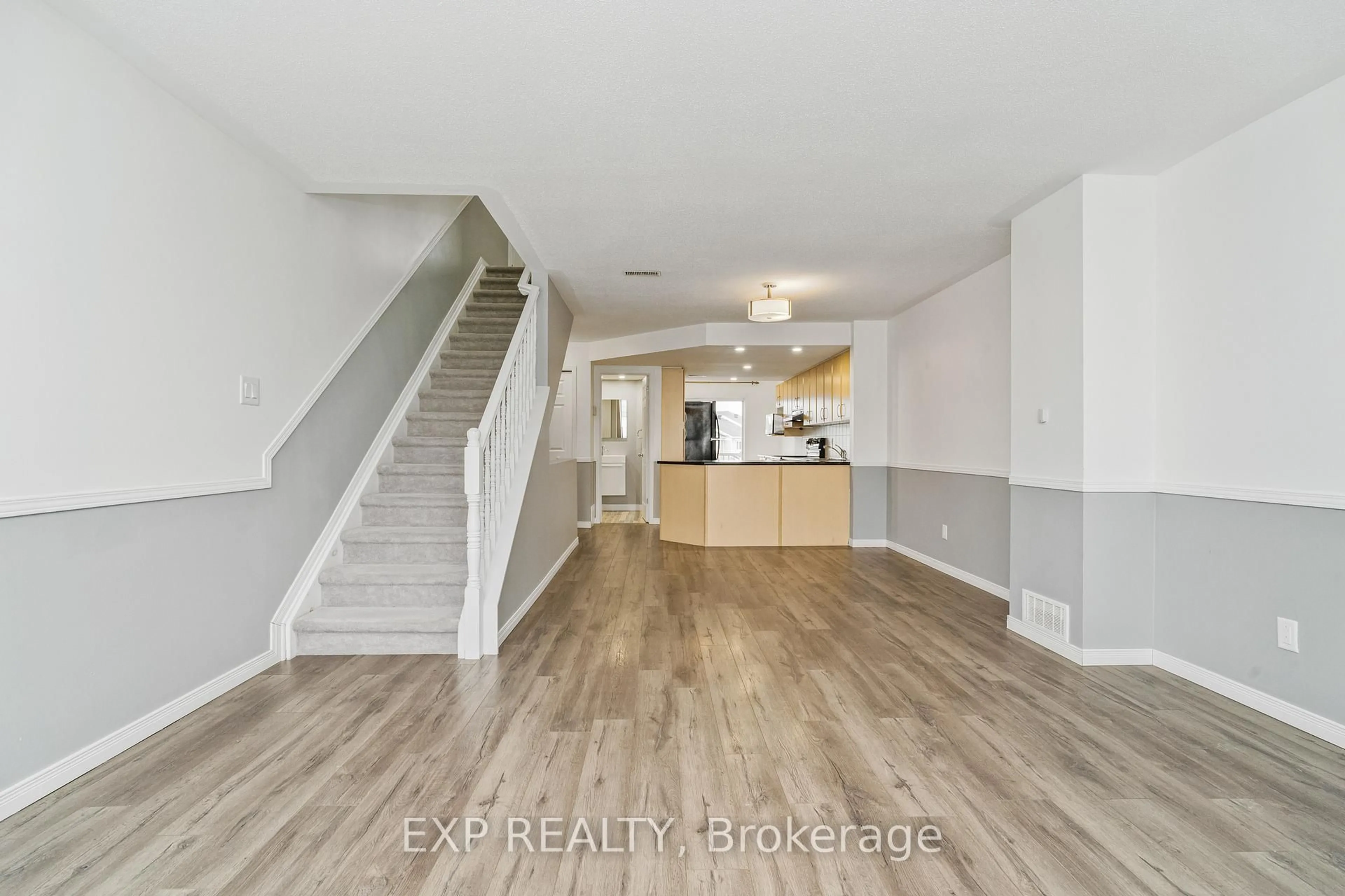 Unknown for 552 Lakeridge Dr, Ottawa Ontario K4A 0H4