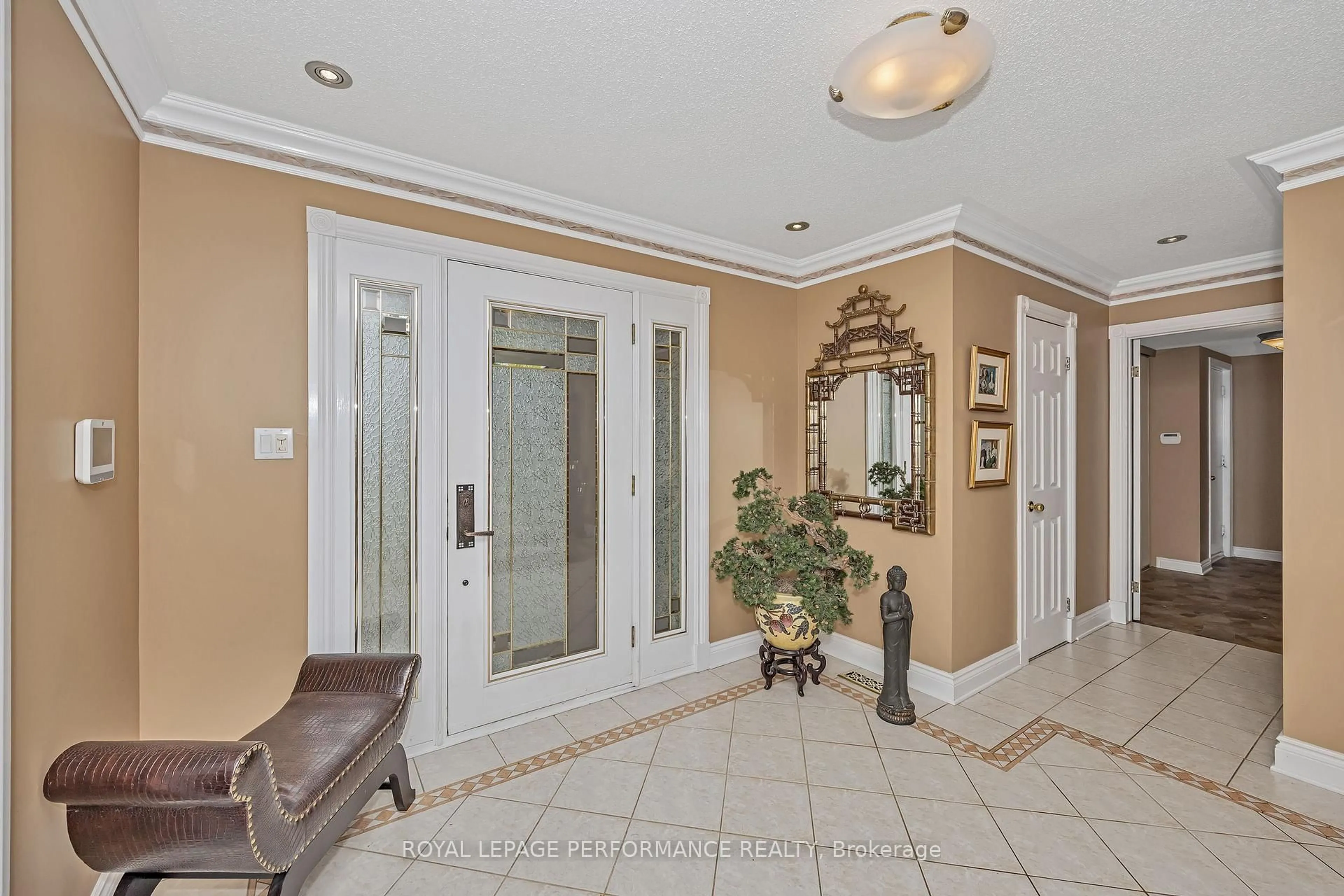 Indoor foyer for 766 Lalande Terr, Ottawa Ontario K4A 2M3