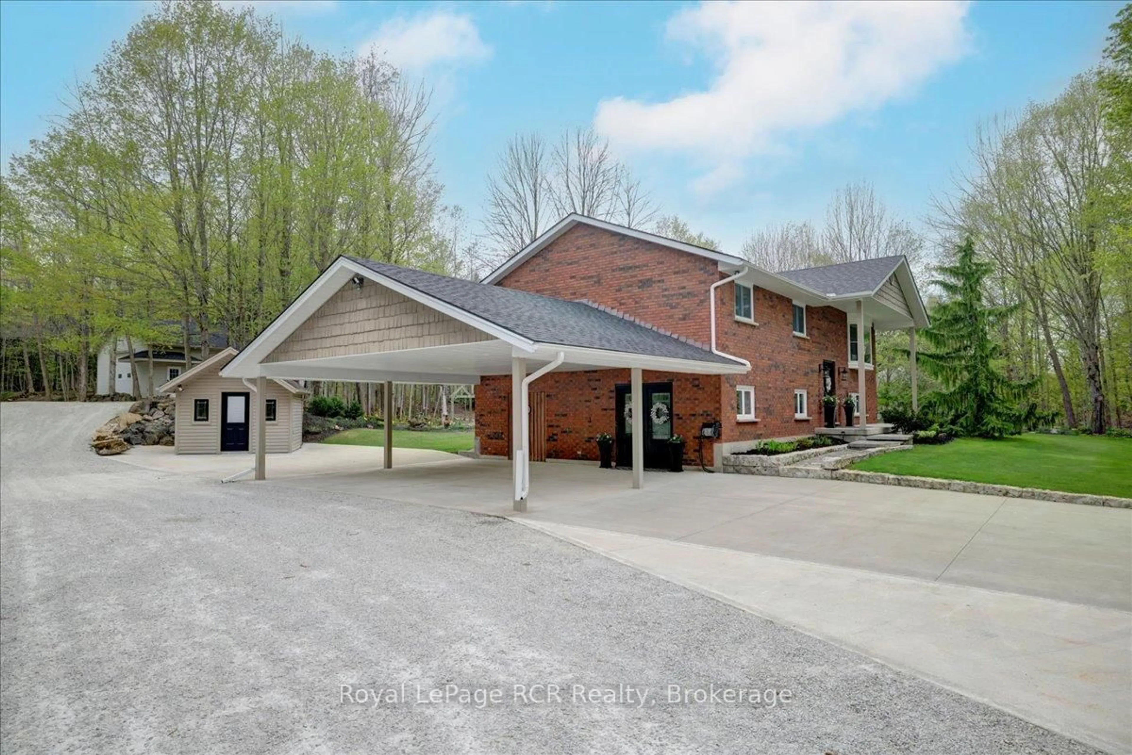 A pic from outside/outdoor area/front of a property/back of a property/a pic from drone, street for 103488 Grey 18 Rd, Meaford Ontario N4K 5N8