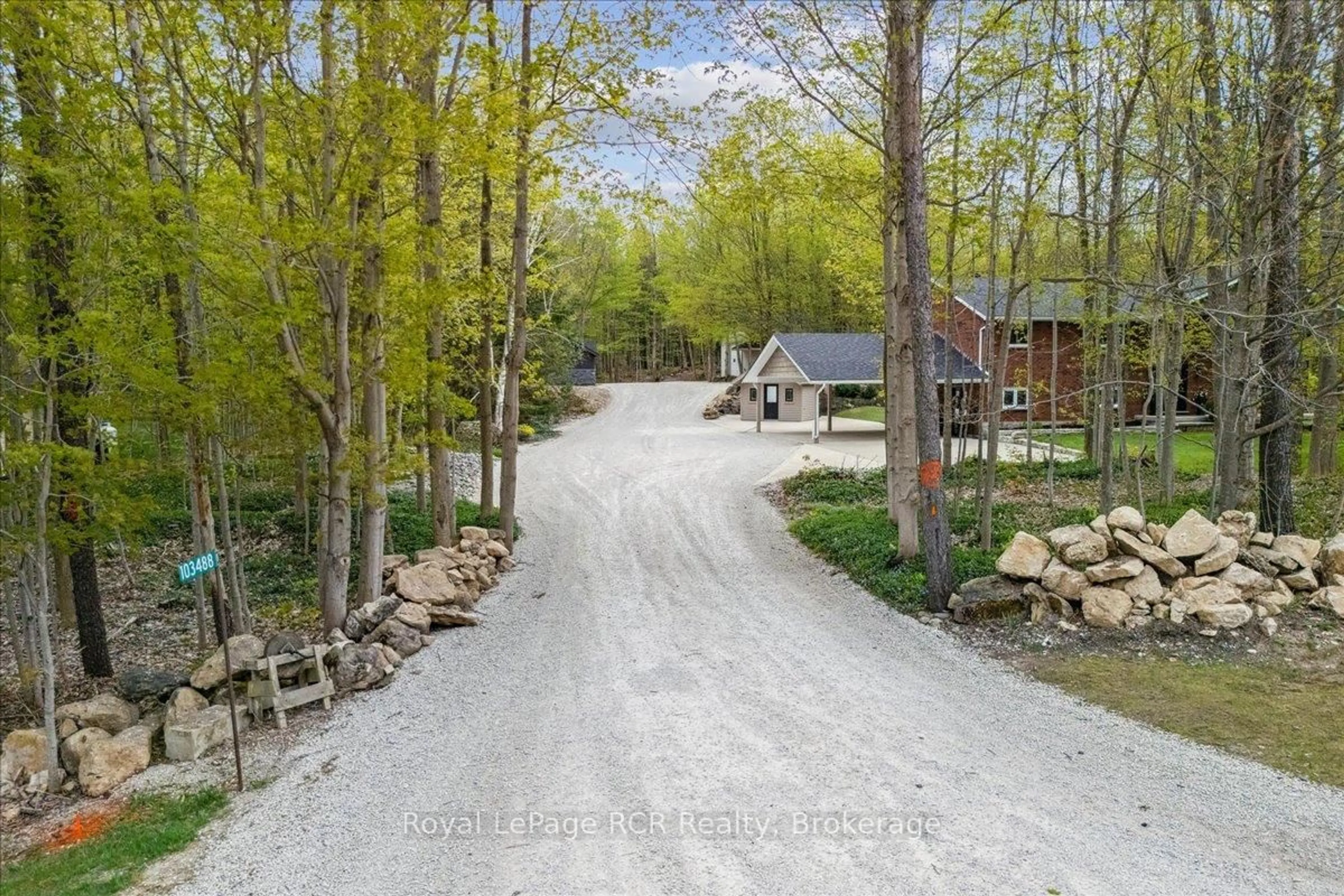 A pic from outside/outdoor area/front of a property/back of a property/a pic from drone, unknown for 103488 Grey 18 Rd, Meaford Ontario N4K 5N8