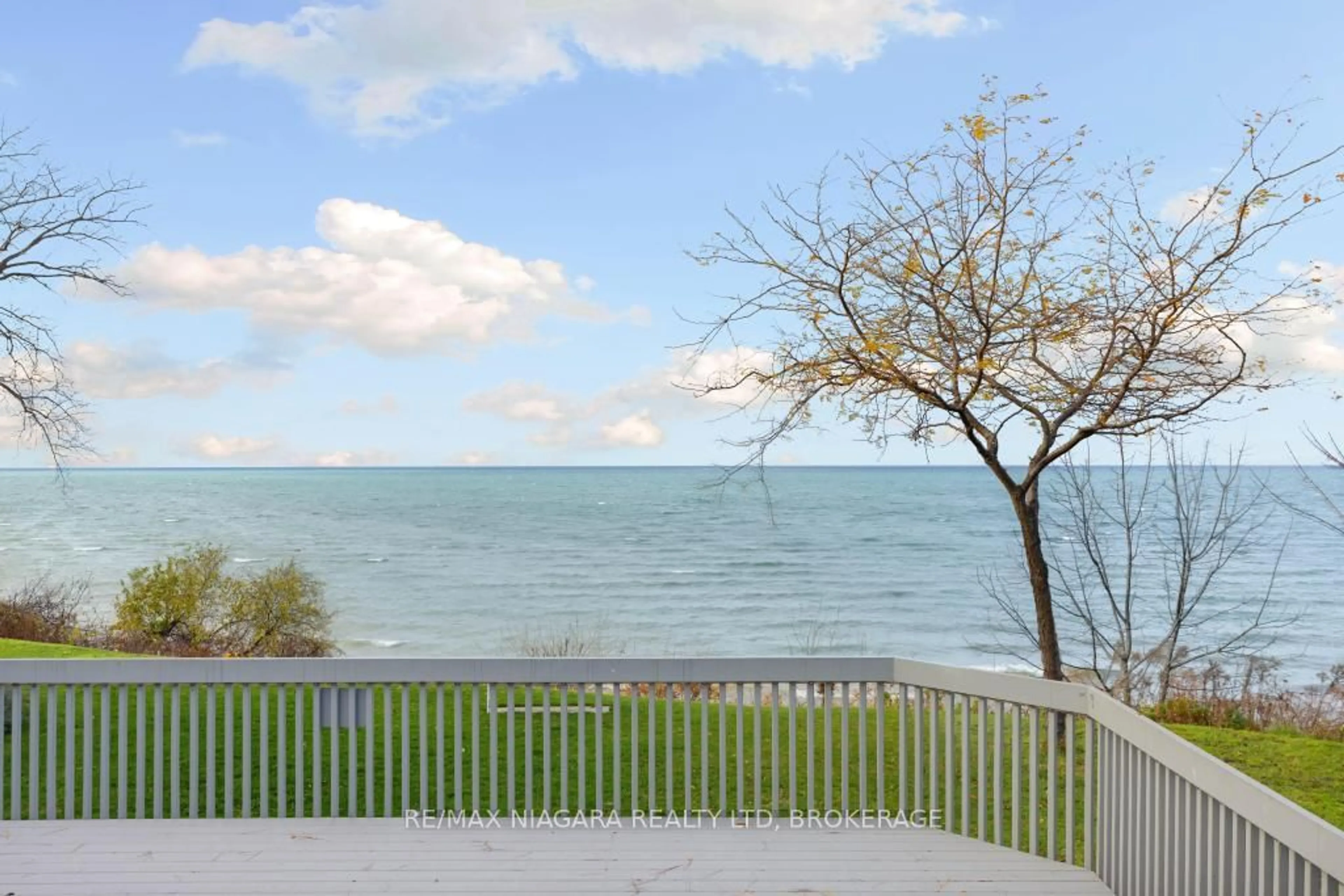 Patio, water/lake/river/ocean view for 20 Peel St, St. Catharines Ontario L2N 7N8