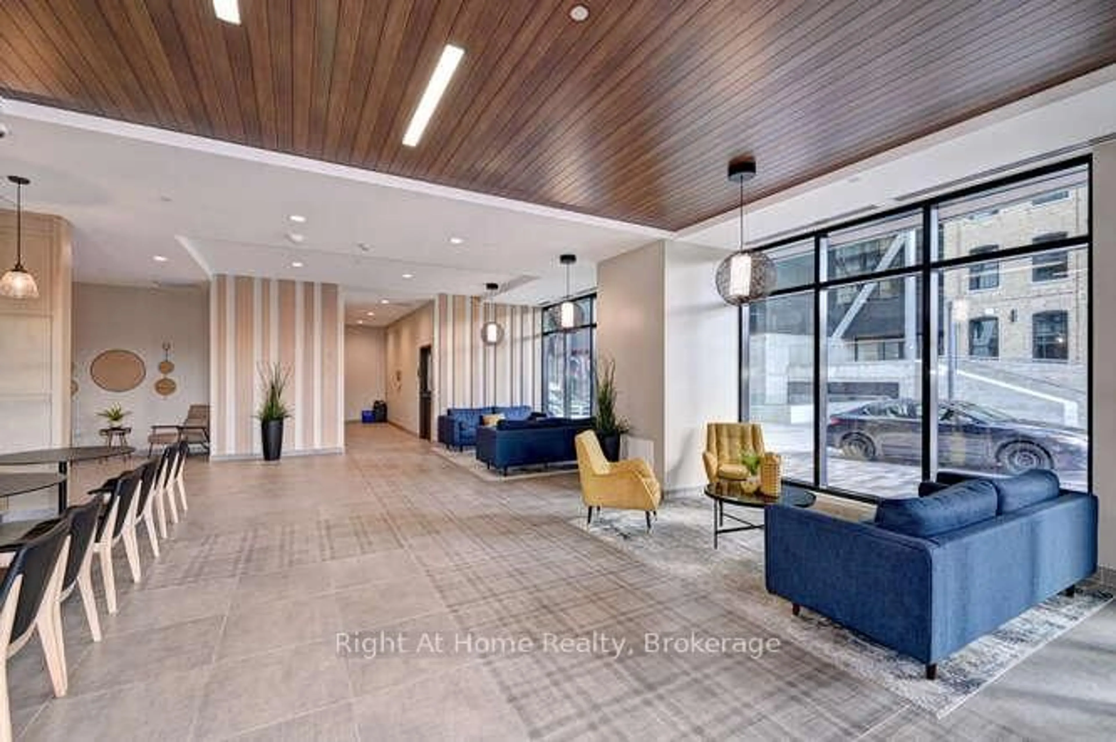 Lobby for 108 Garment St #401, Kitchener Ontario N2G 2B3