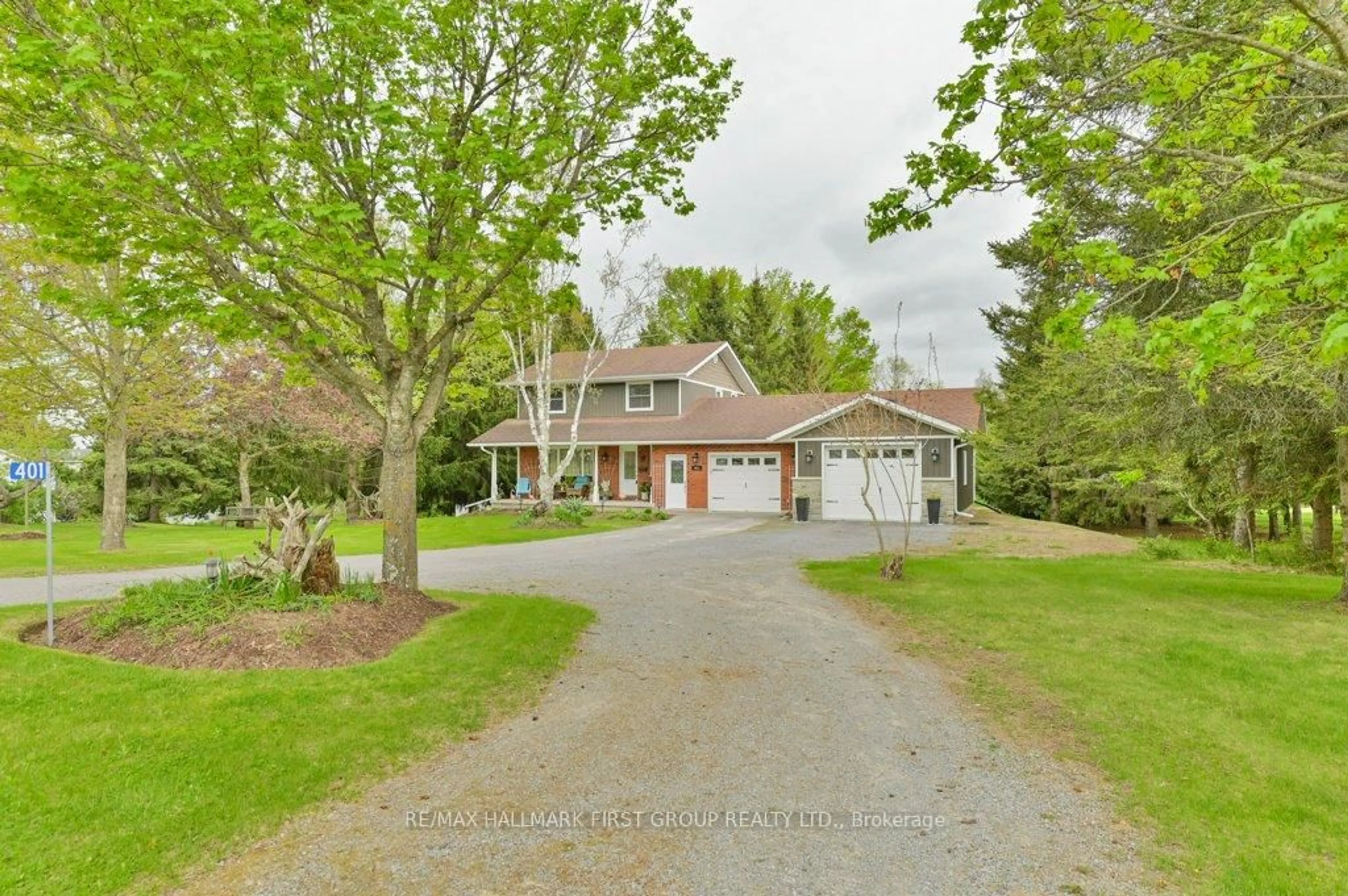 A pic from outside/outdoor area/front of a property/back of a property/a pic from drone, street for 401 Hungerford Rd, Tweed Ontario K0K 3J0