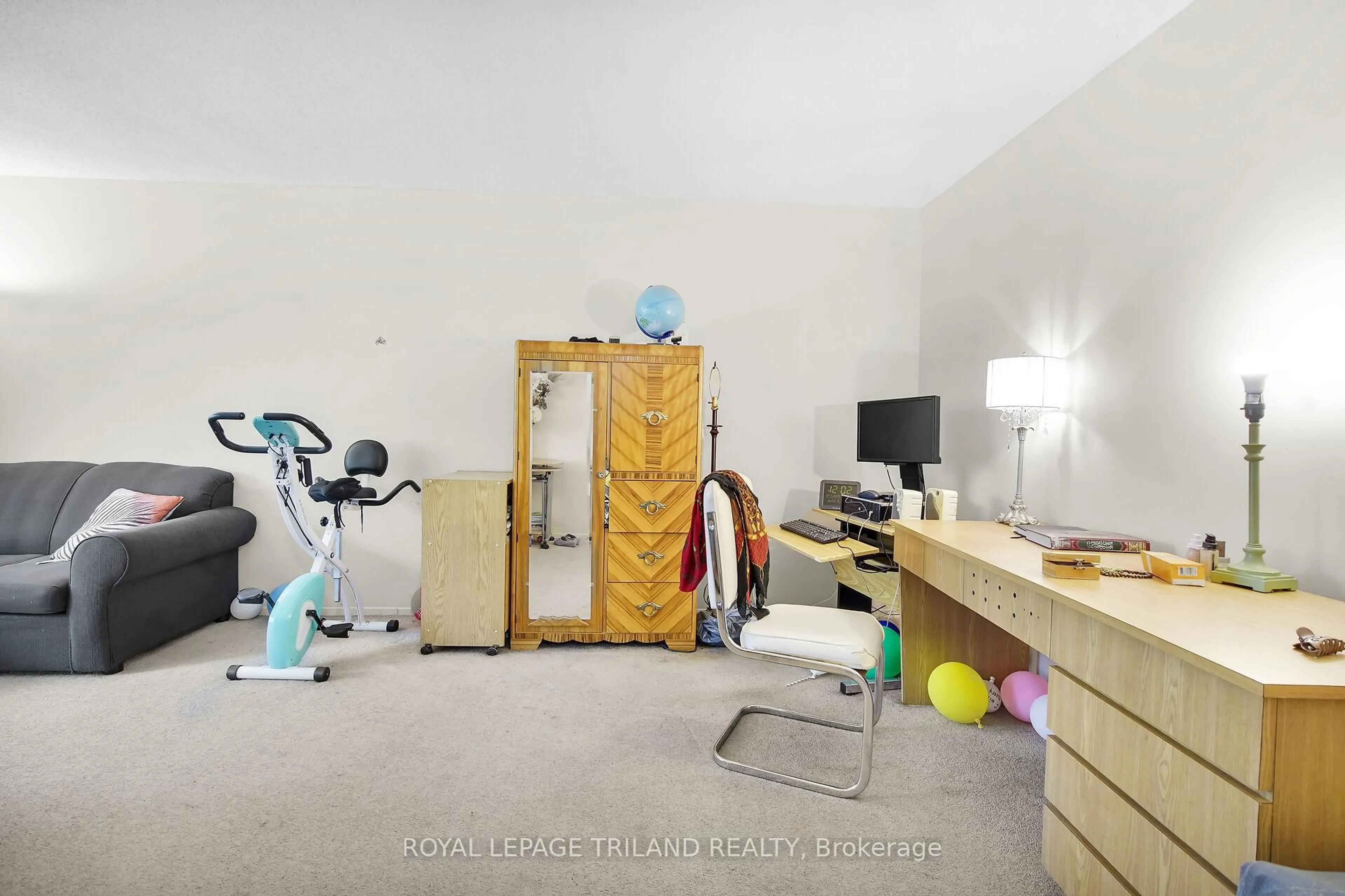 A pic of a room for 600 Grenfell Dr #208, London North Ontario N5X 2R8