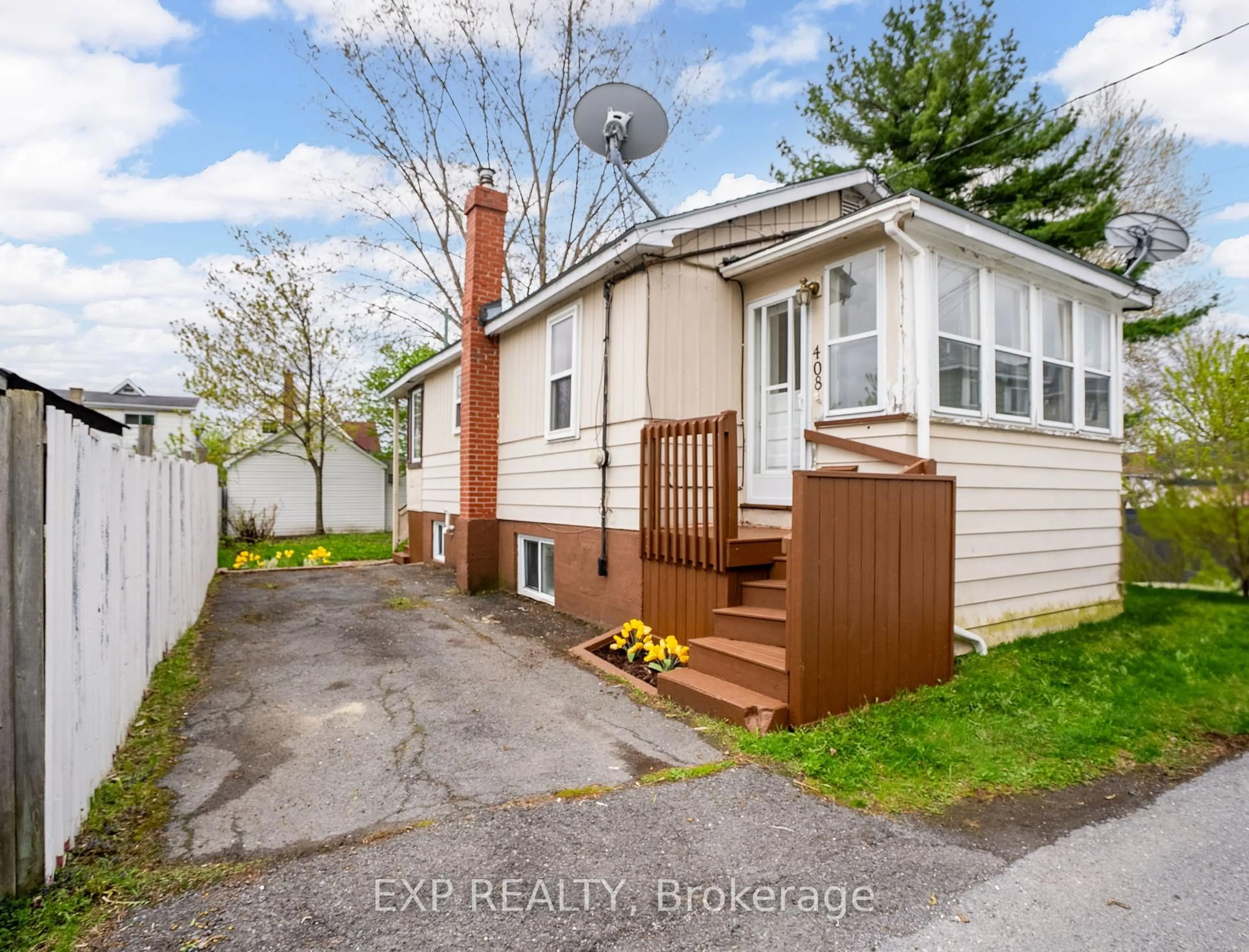 Unknown for 408 First St, Cornwall Ontario K6J 1C9