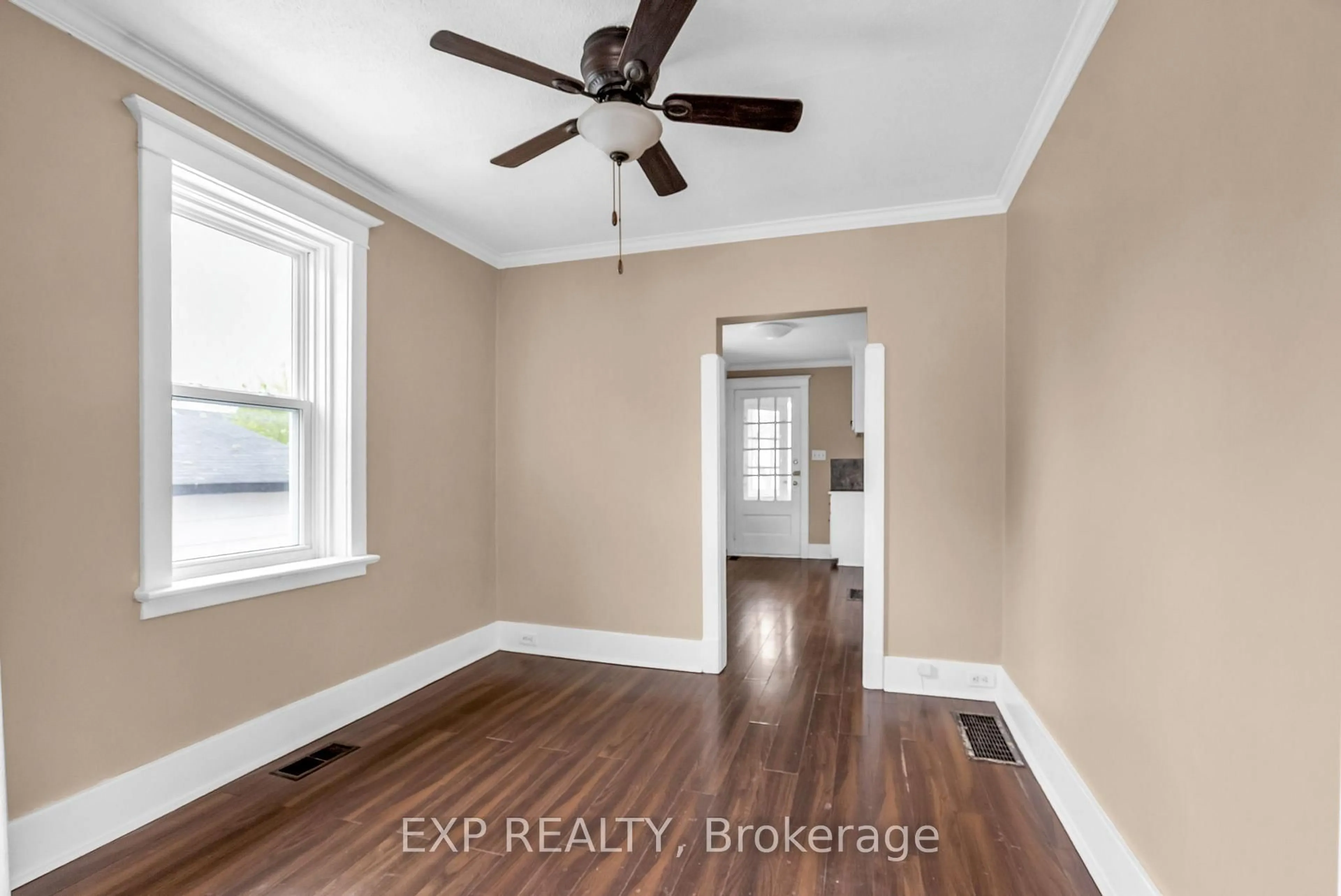 A pic of a room for 408 First St, Cornwall Ontario K6J 1C9