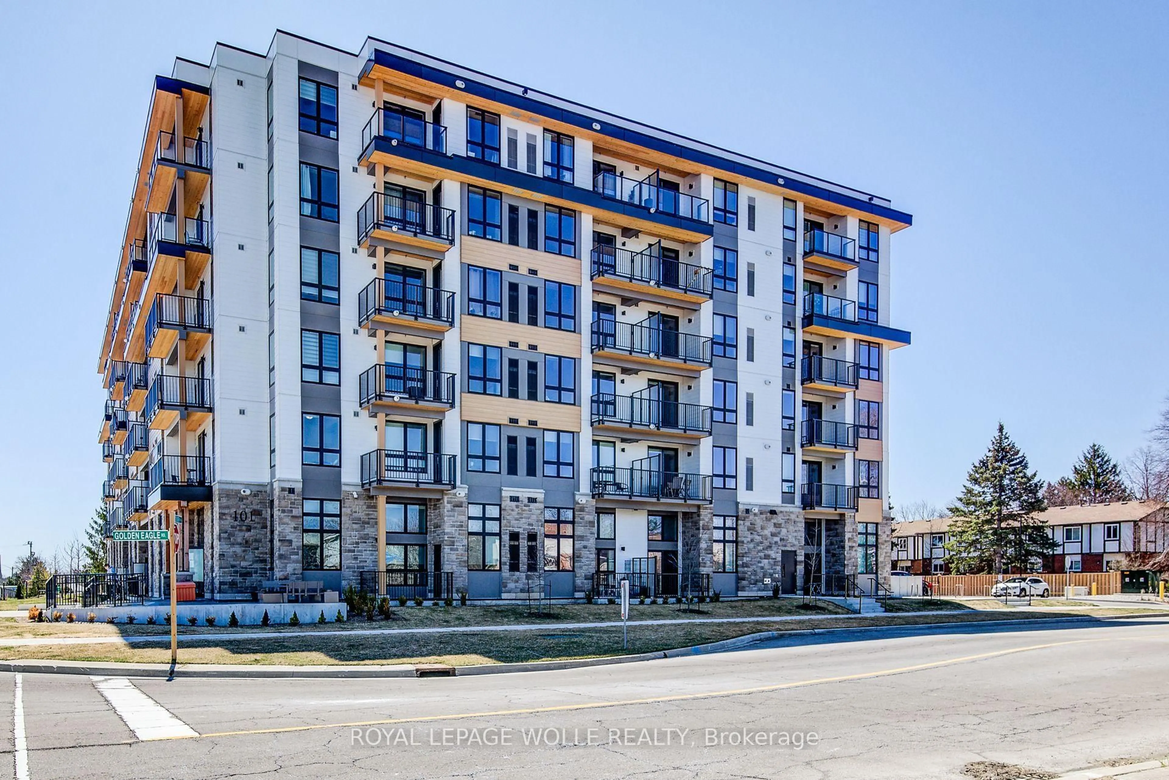 A pic from outside/outdoor area/front of a property/back of a property/a pic from drone, building for 101 Golden Eagle Rd #407, Waterloo Ontario N2V 0H4