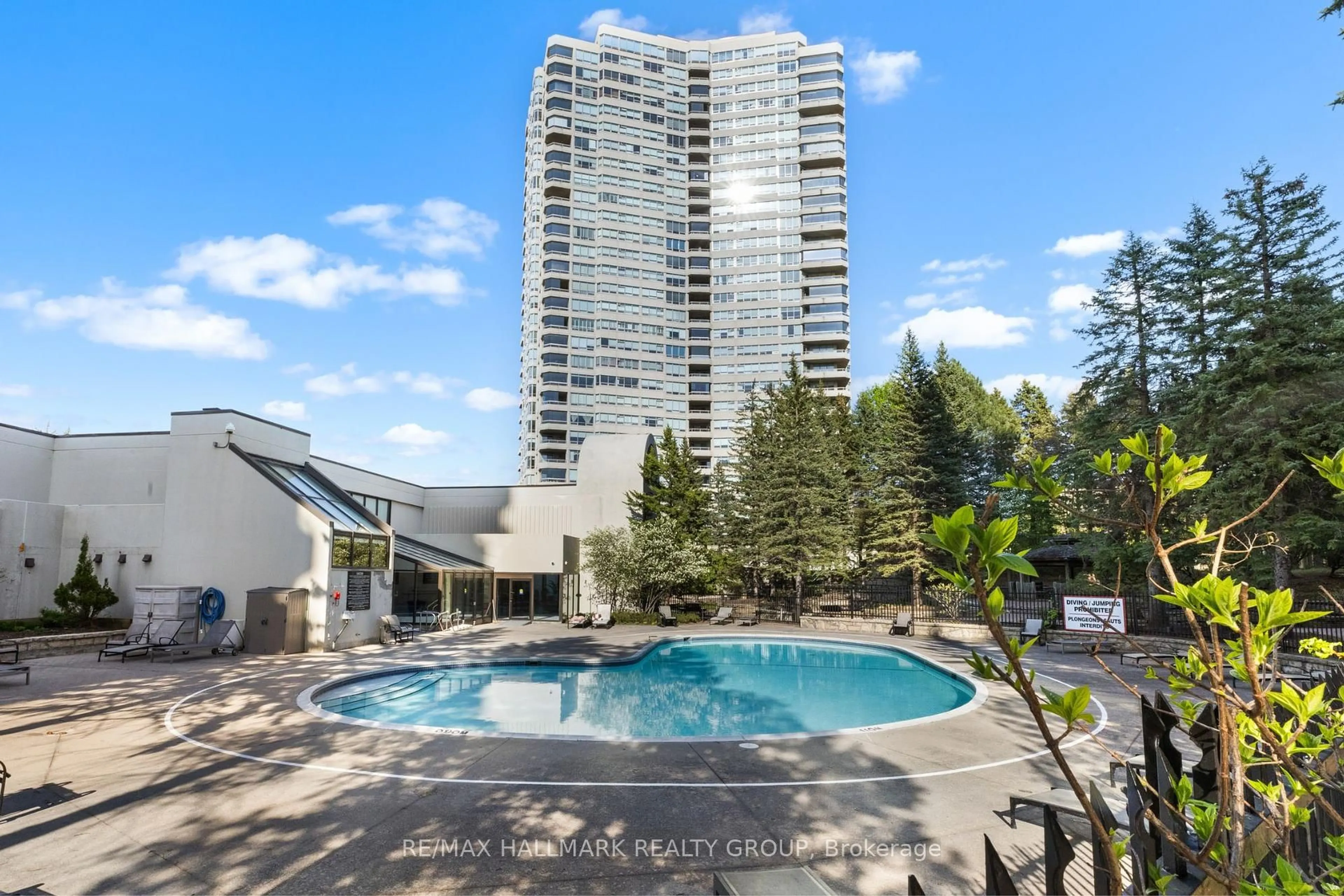 Pool for 1480 Riverside Dr #2403, Ottawa Ontario K1G 5H2