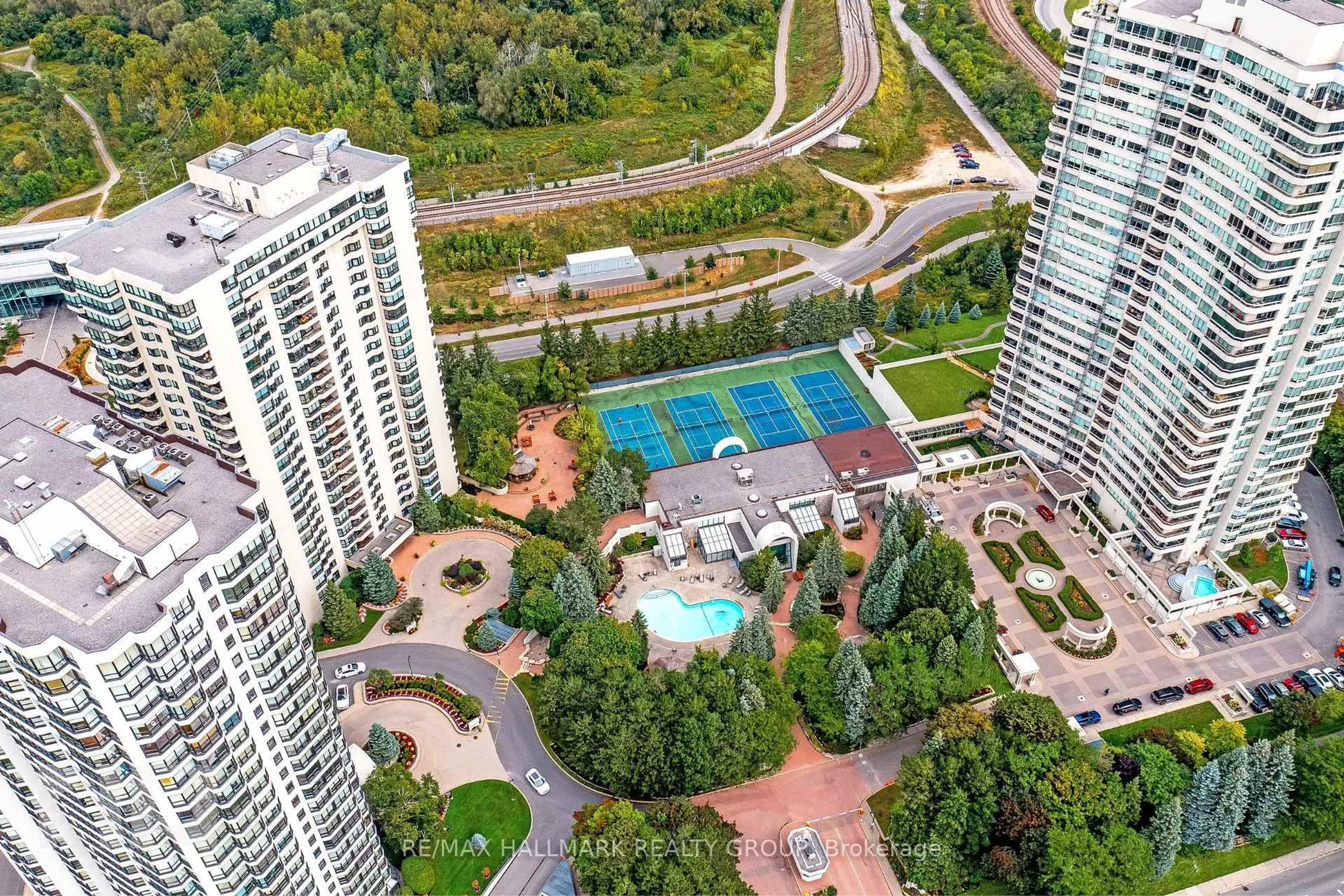 Unknown for 1480 Riverside Dr #2403, Ottawa Ontario K1G 5H2