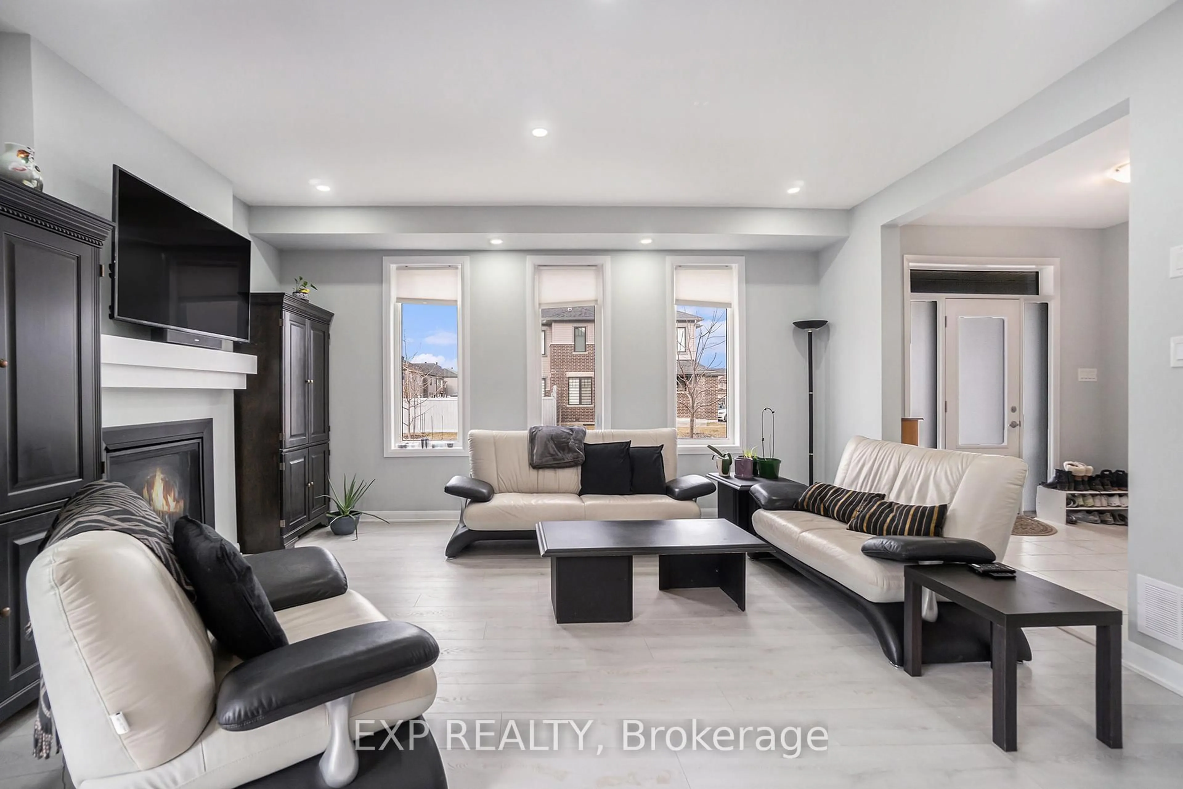 Living room with furniture, unknown for 796 Cappamore Dr, Ottawa Ontario K2J 6V6