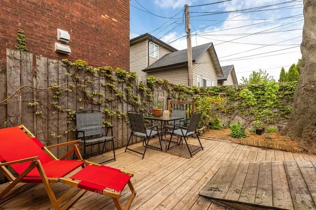 Primary image of 279 Wilson St