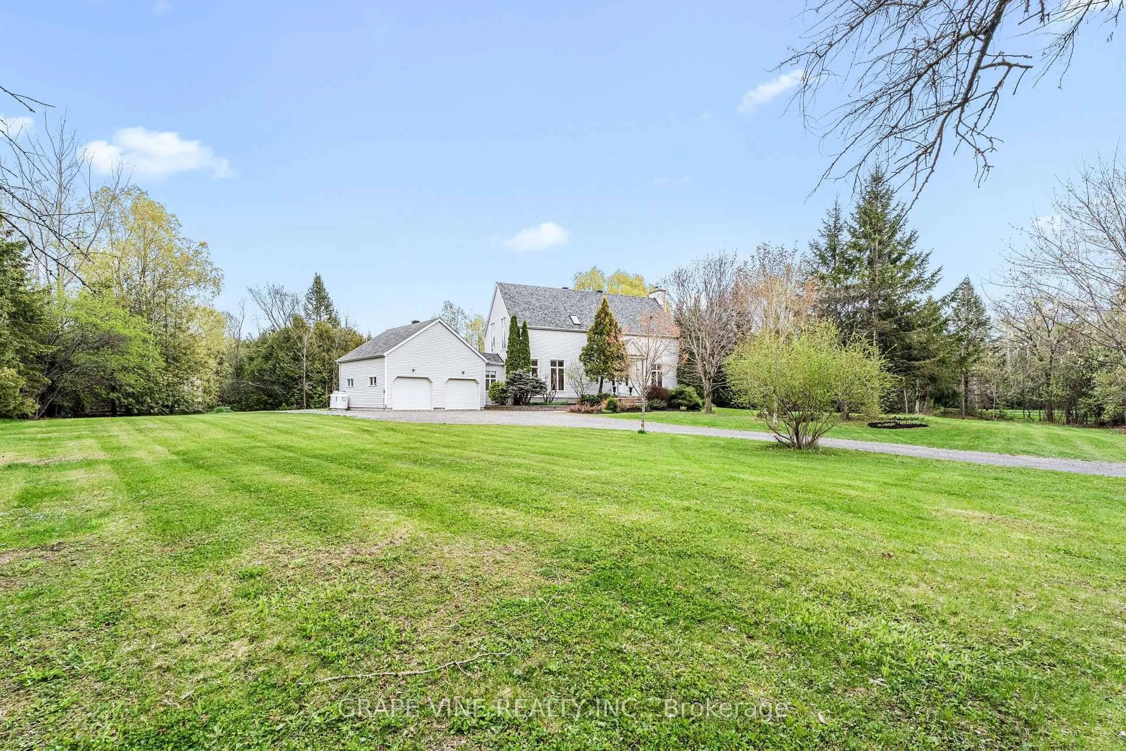 A pic from outside/outdoor area/front of a property/back of a property/a pic from drone, unknown for 1775 Veena Way, Metcalfe Ontario K0A 2P0