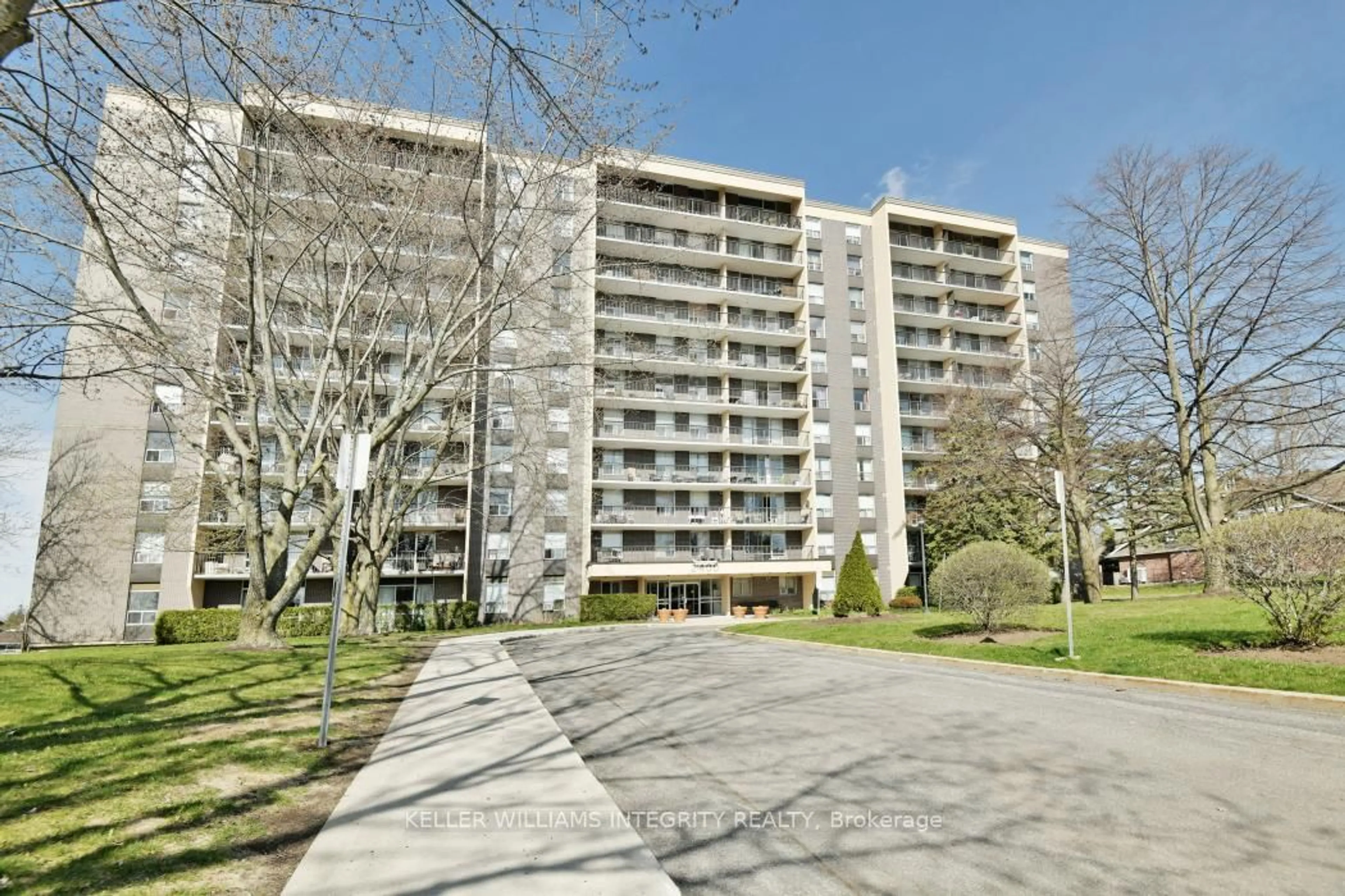 Unknown for 2400 Virginia Dr #305, Ottawa Ontario K1H 8L3