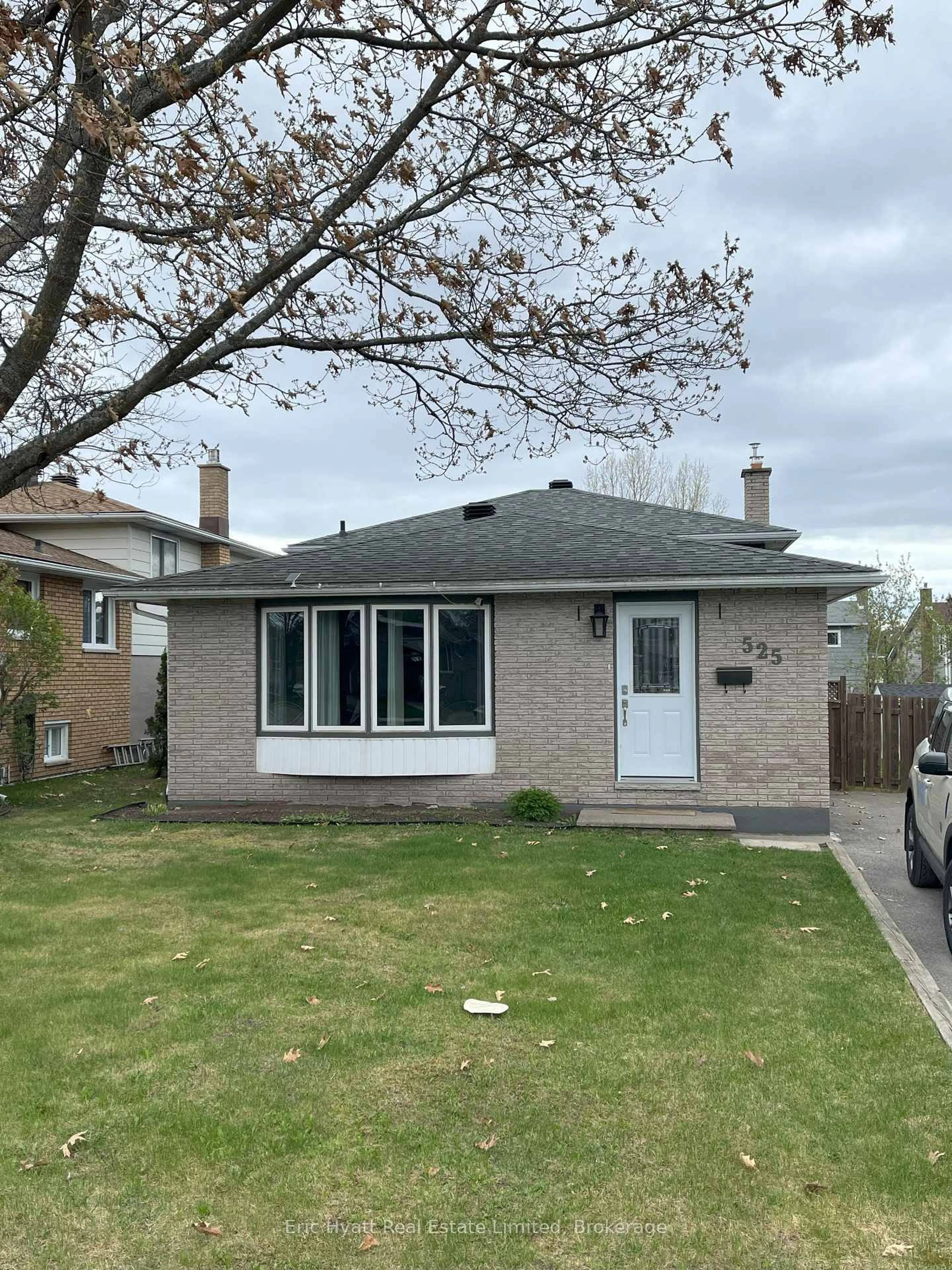 Home with brick exterior material, street for 525 CARTIER St, North Bay Ontario P1B 8N2