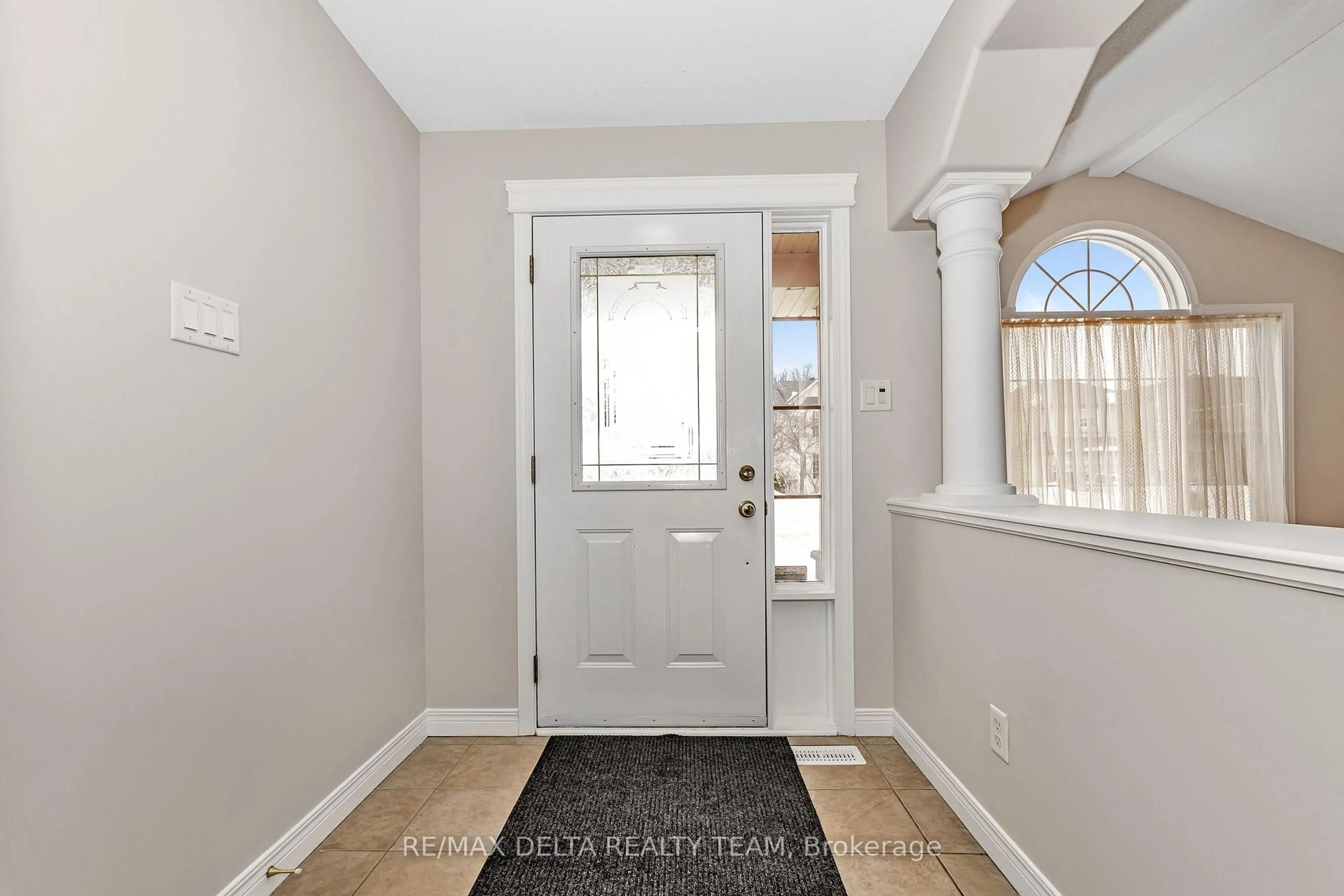 Indoor entryway for 5 Bentgrass Green N/A, Ottawa Ontario K2J 4Y1