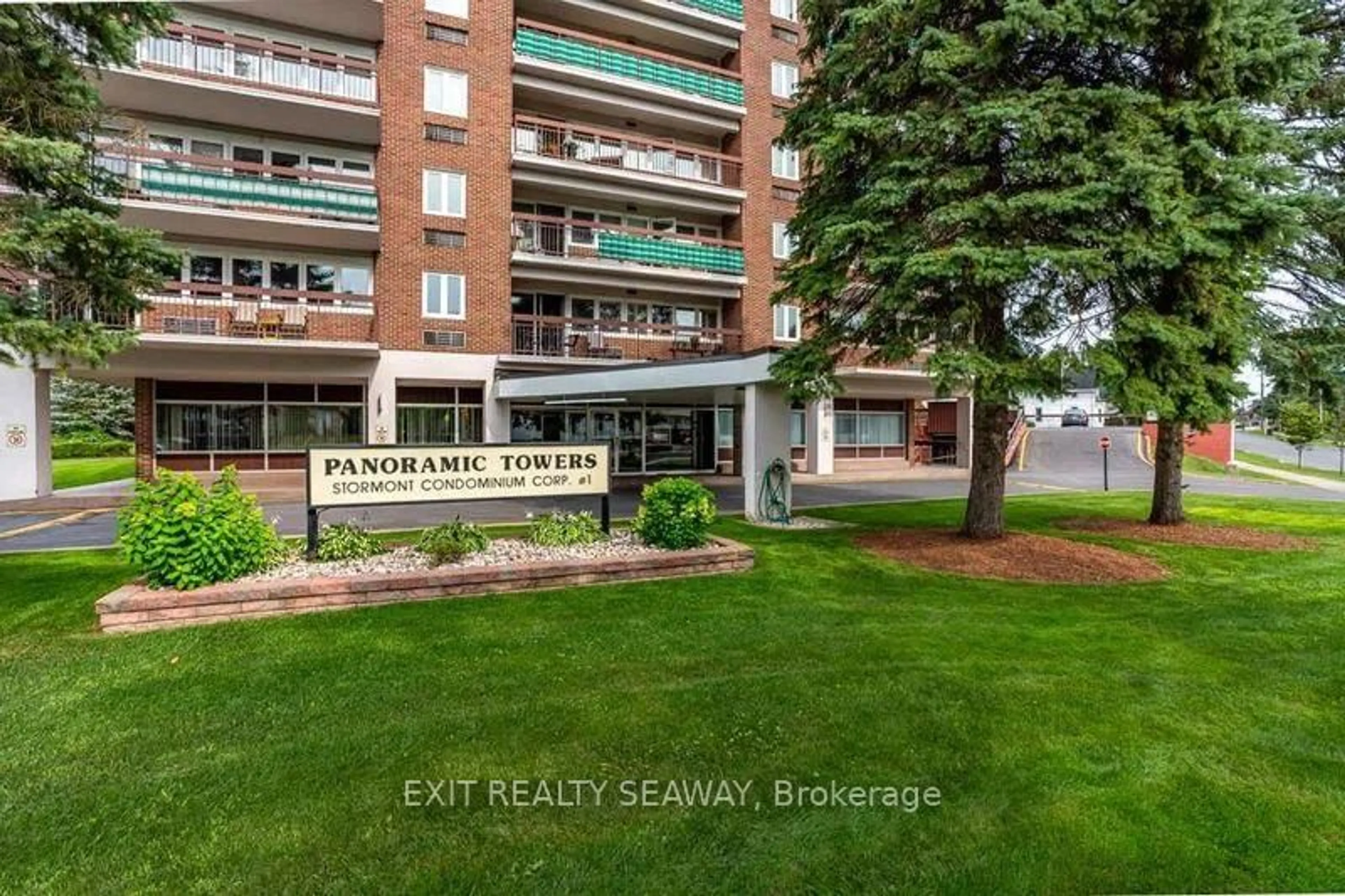 Indoor entryway for 308 Second St #701, Cornwall Ontario K6H 1Z1