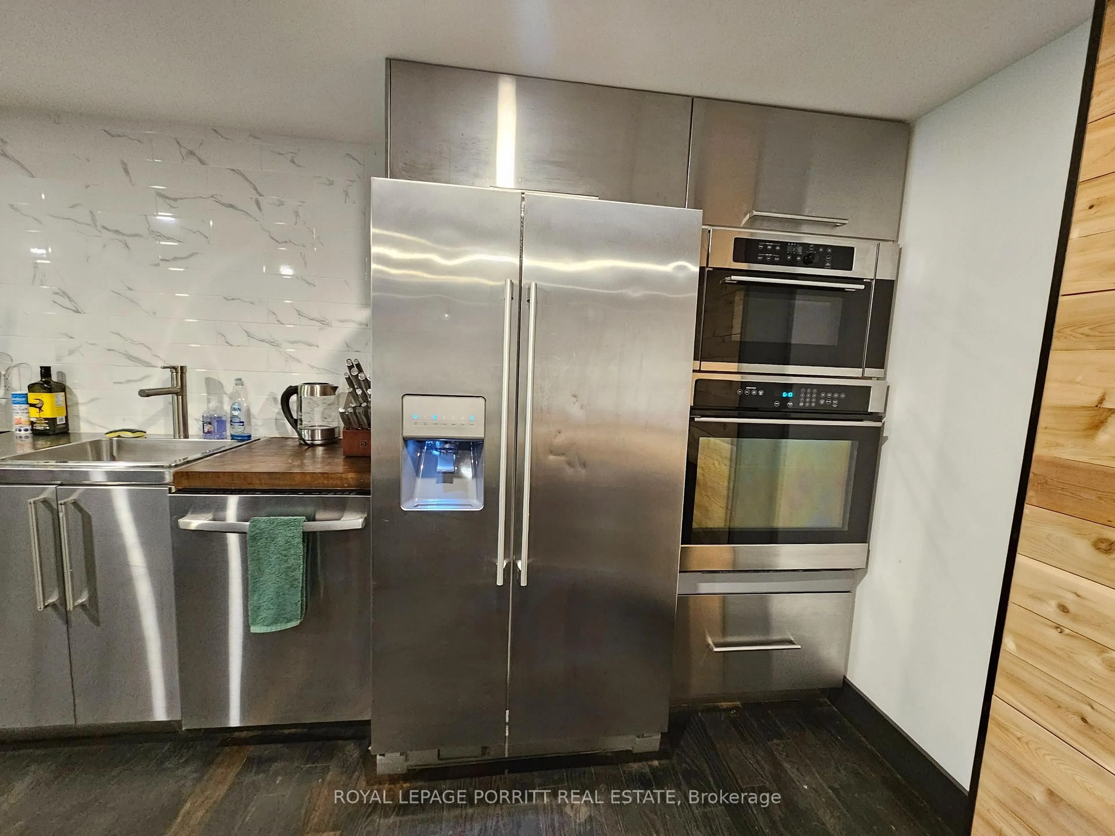 Standard kitchen, unknown for 1015 Bayview Point Rd, Lake of Bays Ontario P0A 1H0