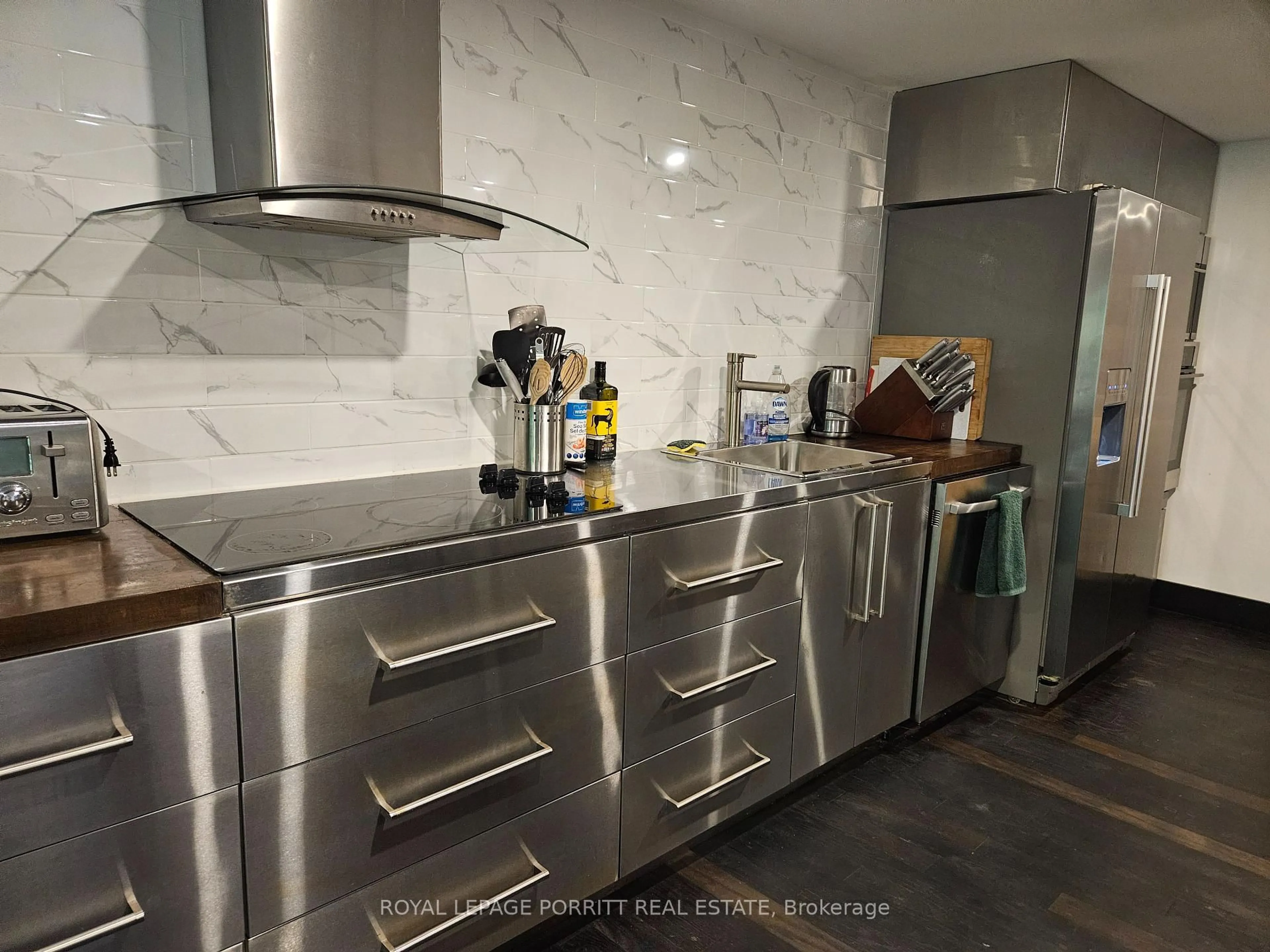 Contemporary kitchen, ceramic/tile floor for 1015 Bayview Point Rd, Lake of Bays Ontario P0A 1H0