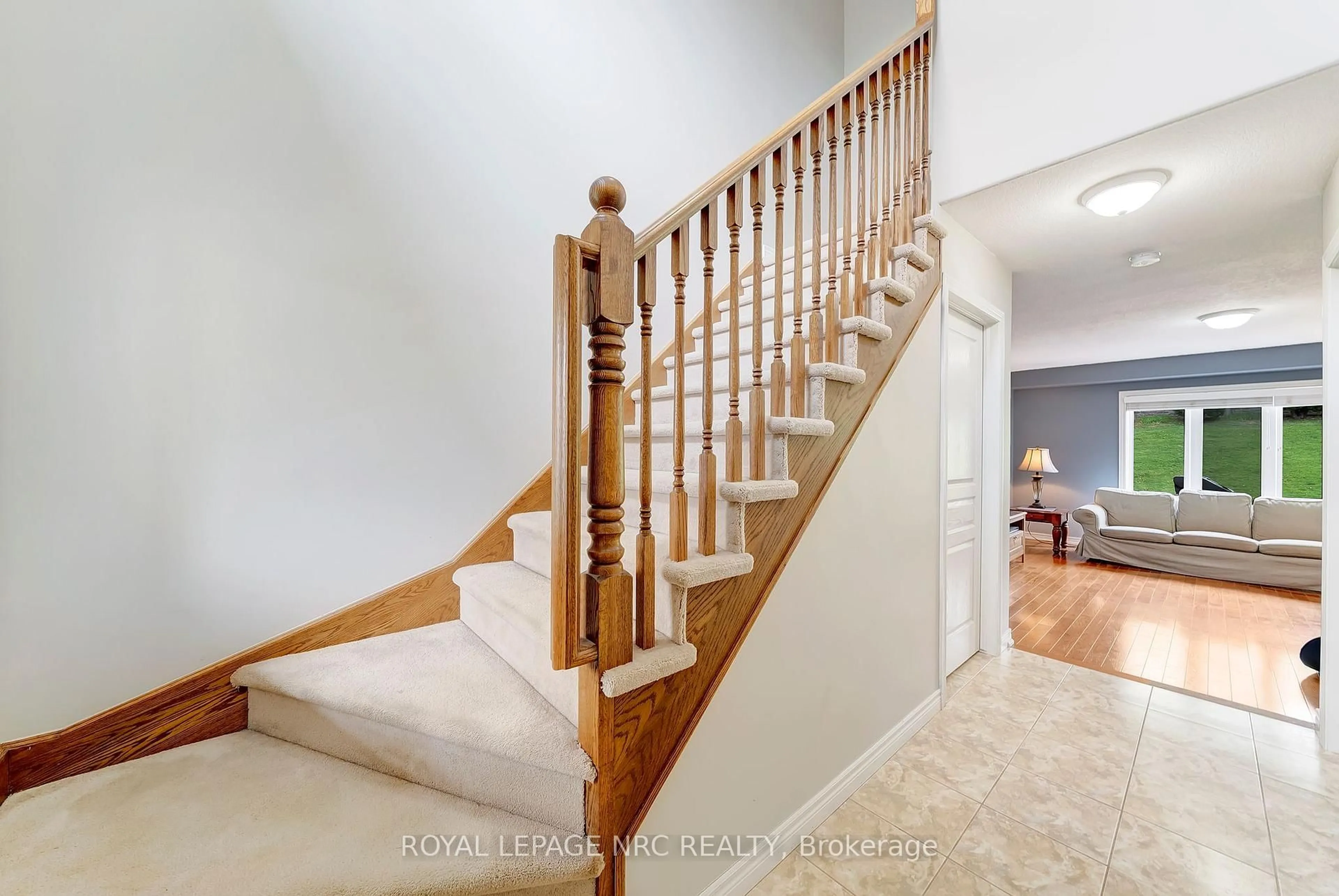 Unknown for 33 Plum Tree Lane, Grimsby Ontario L3M 5T5