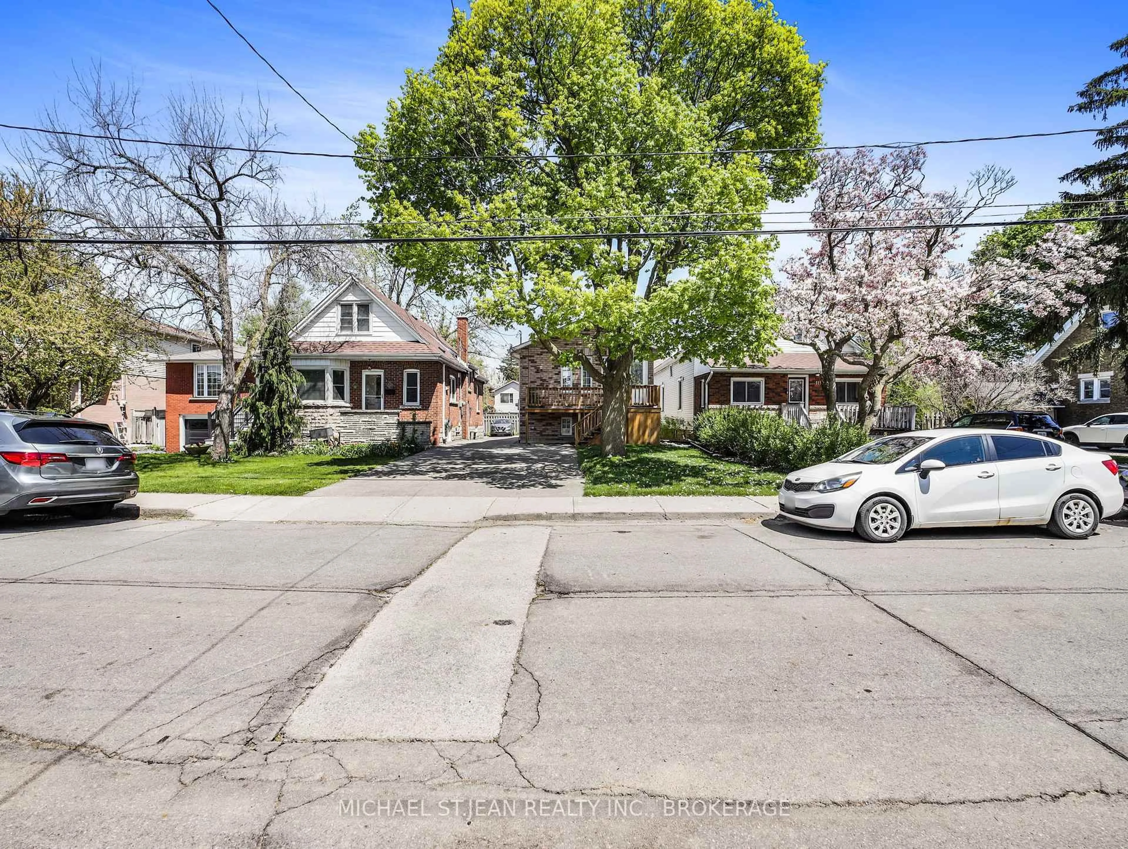 A pic from outside/outdoor area/front of a property/back of a property/a pic from drone, street for 107 Alpine Ave, Hamilton Ontario L9A 1A7