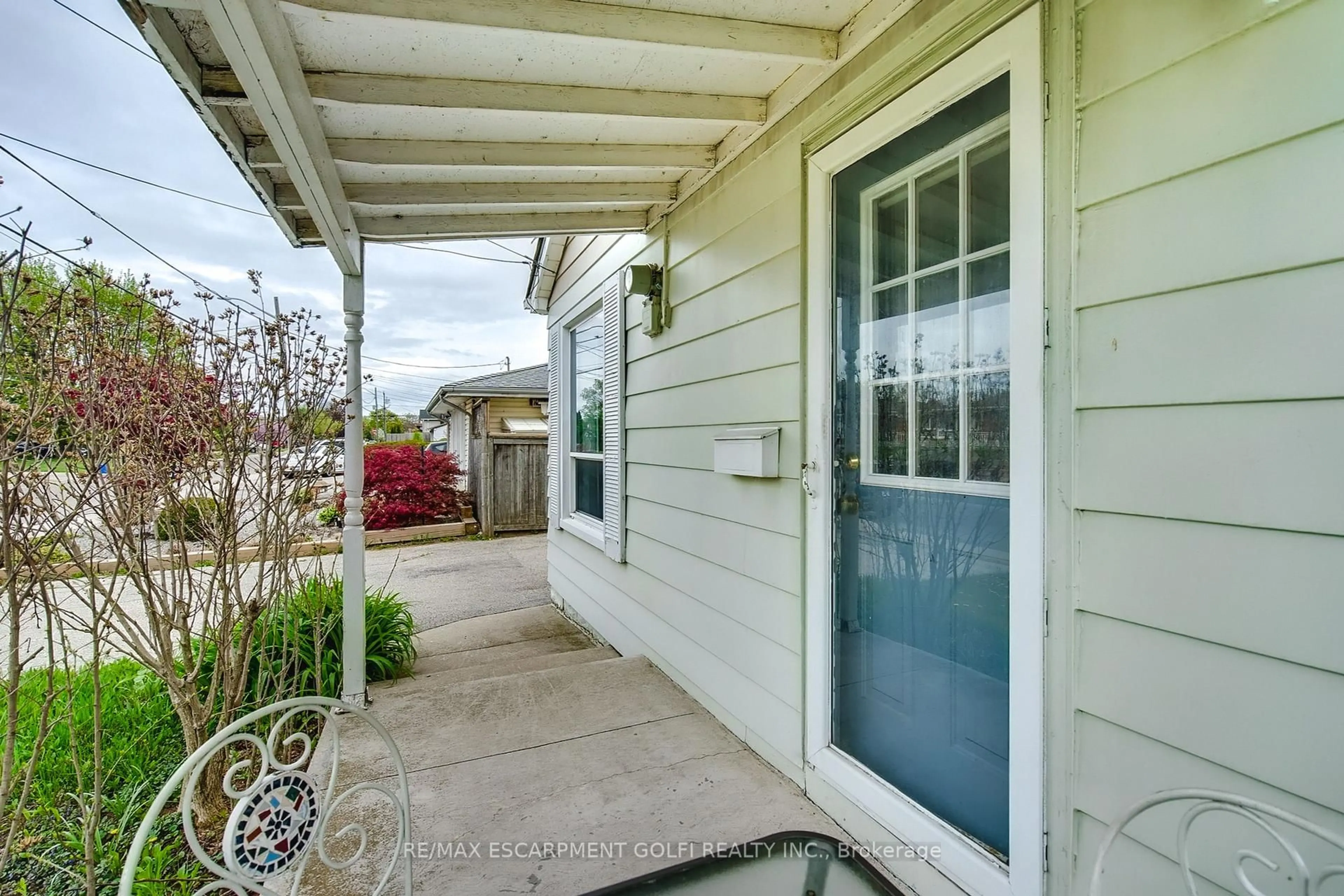 Unknown for 412 Red Oak Ave, Hamilton Ontario L8E 2C6