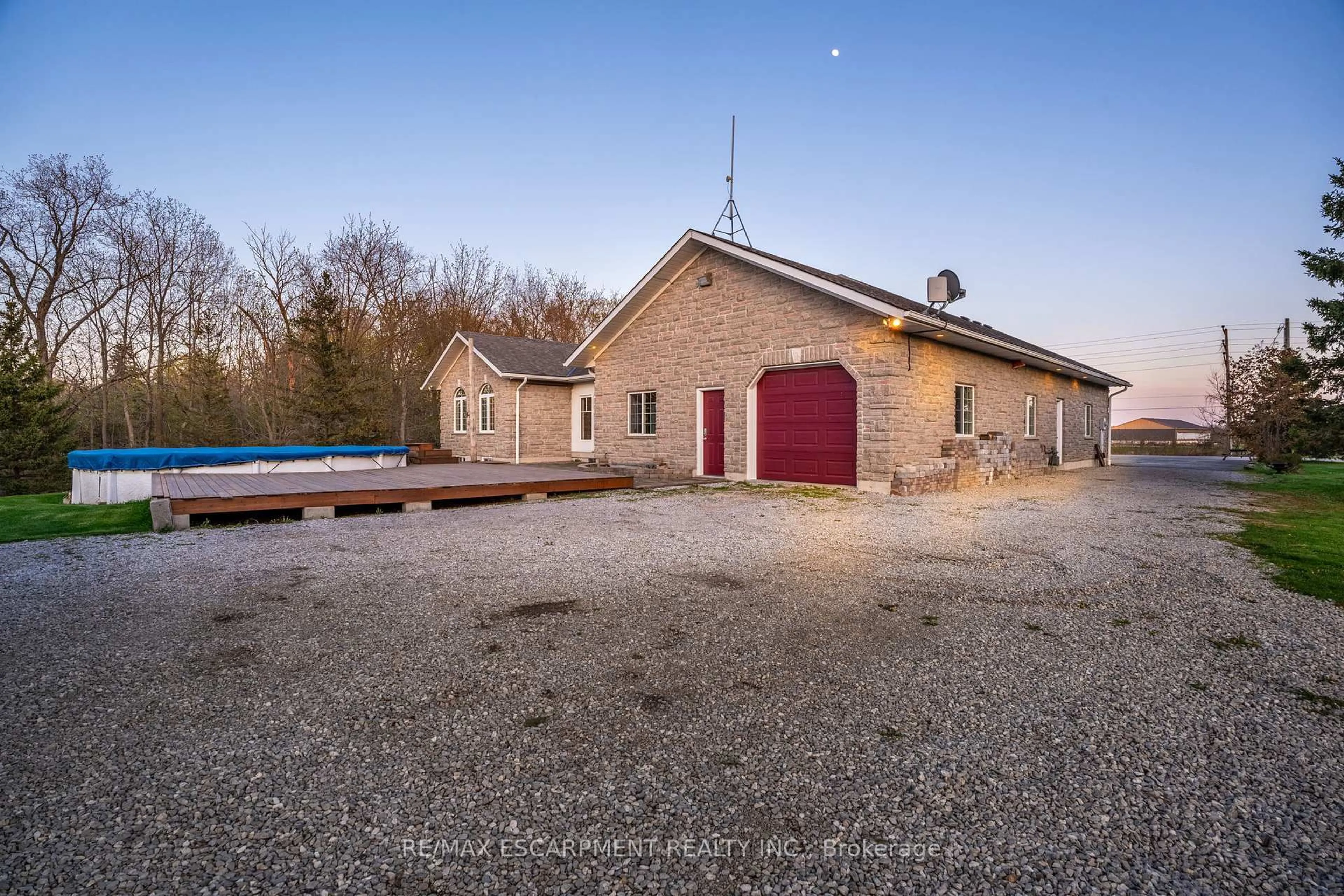 A pic from outside/outdoor area/front of a property/back of a property/a pic from drone, building for 1545 CONC 6 WOODHOUSE N/A, Norfolk Ontario N3Y 4K4