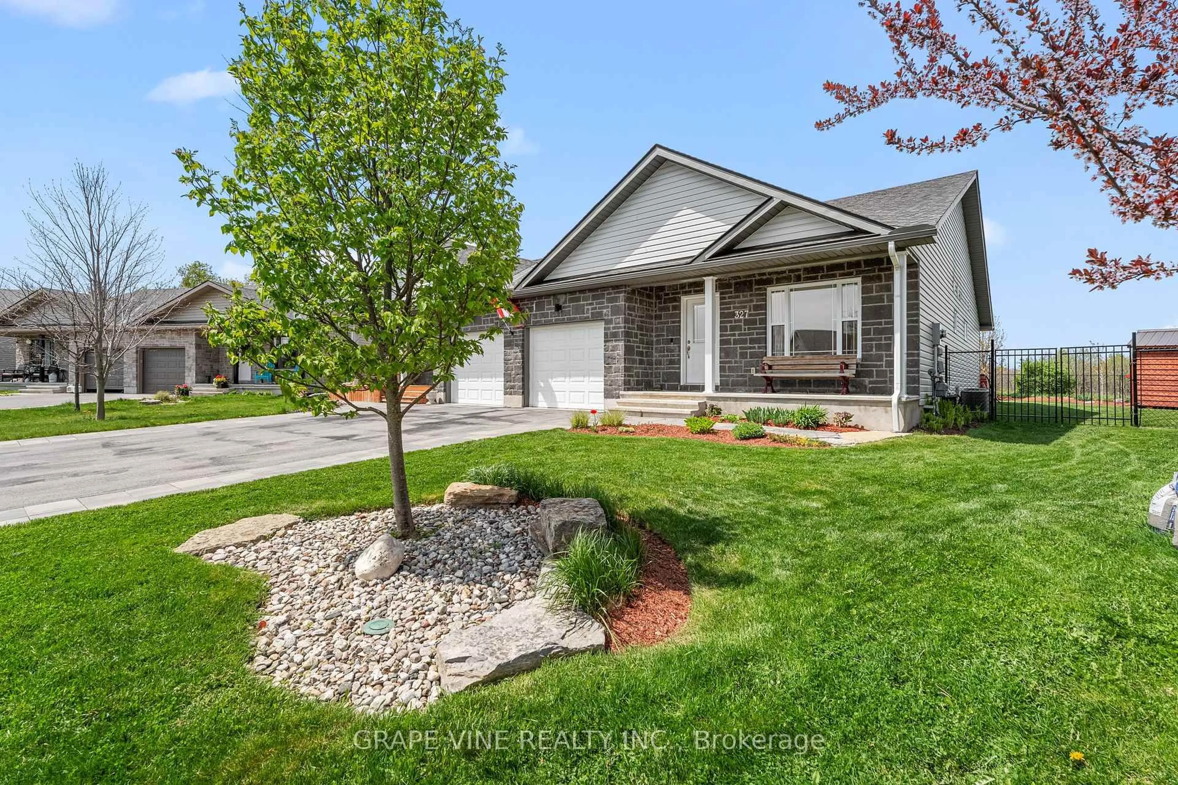 Unknown for 327 Napier Crt, Almonte Ontario K0A 1A0