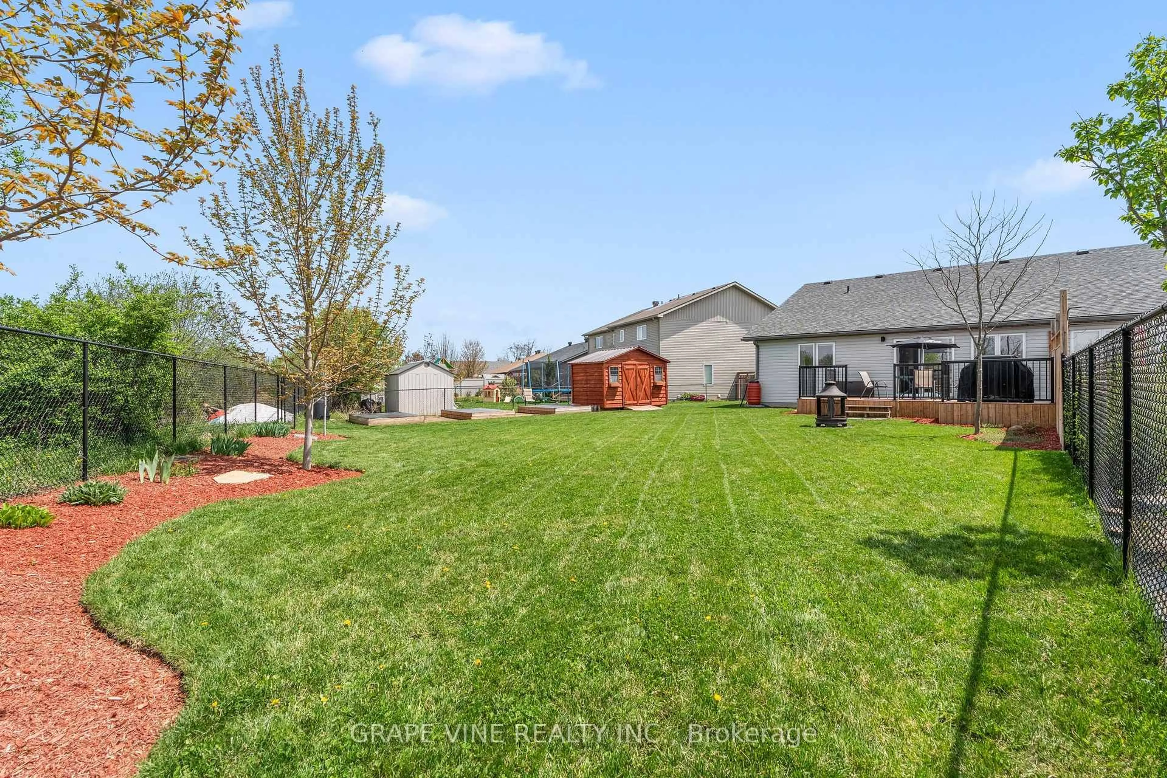 Patio, street for 327 Napier Crt, Almonte Ontario K0A 1A0