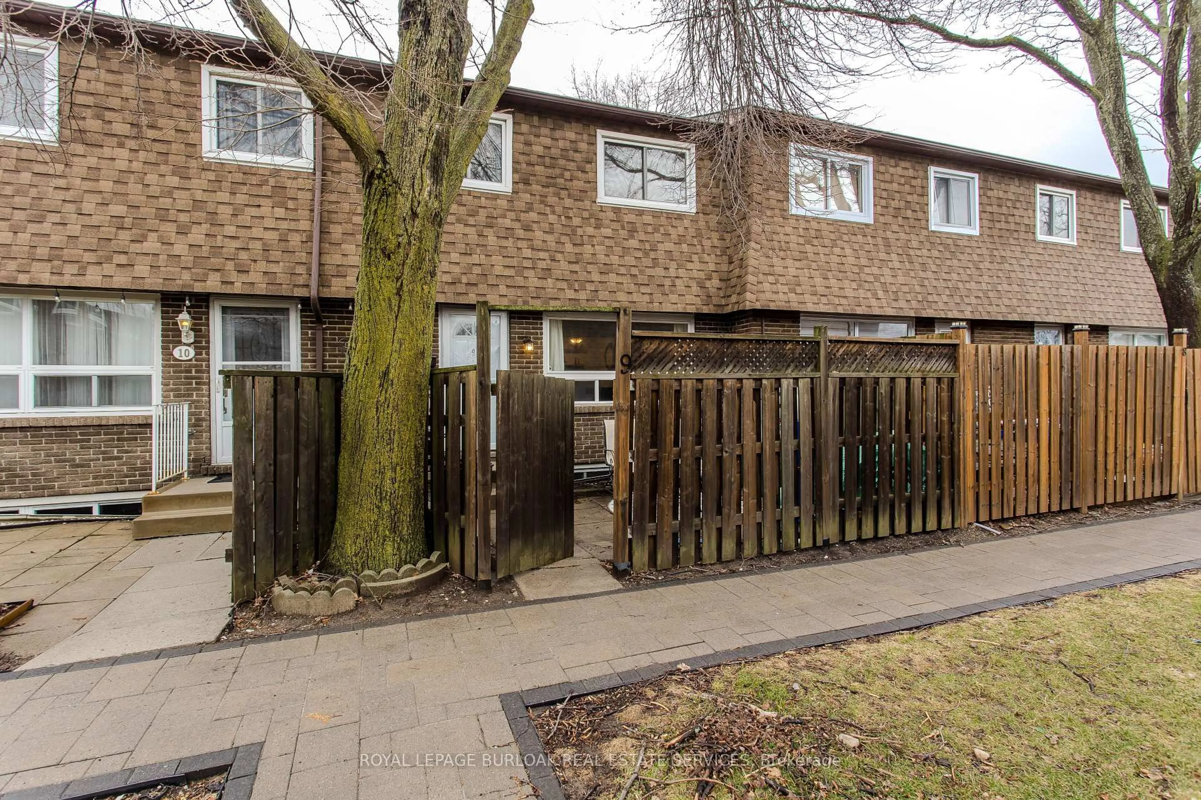 A pic from outside/outdoor area/front of a property/back of a property/a pic from drone, street for 165 Limeridge Rd #9, Hamilton Ontario L9C 2V4