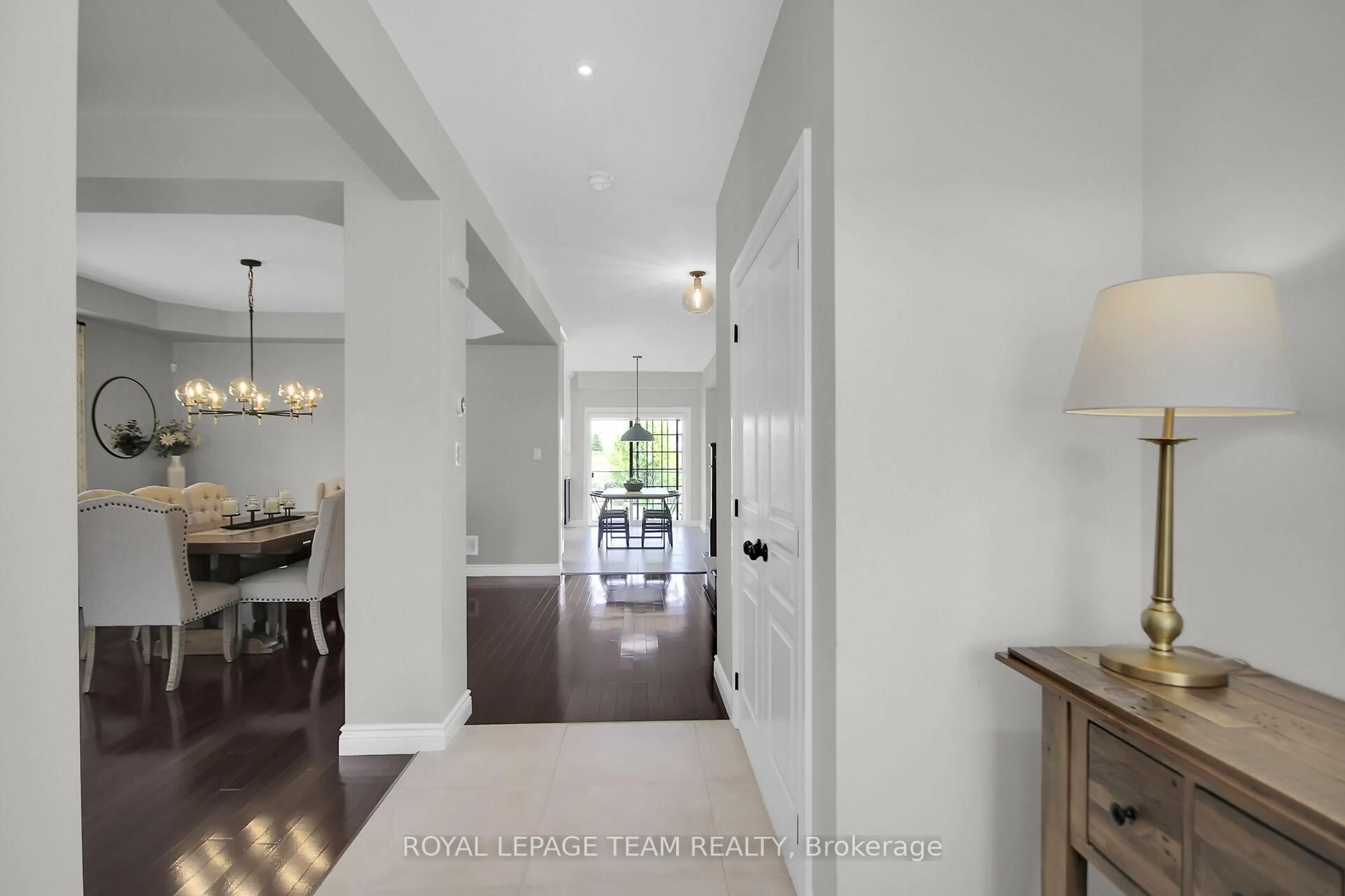 Indoor entryway for 441 Blackleaf Dr, Ottawa Ontario K2J 5S7