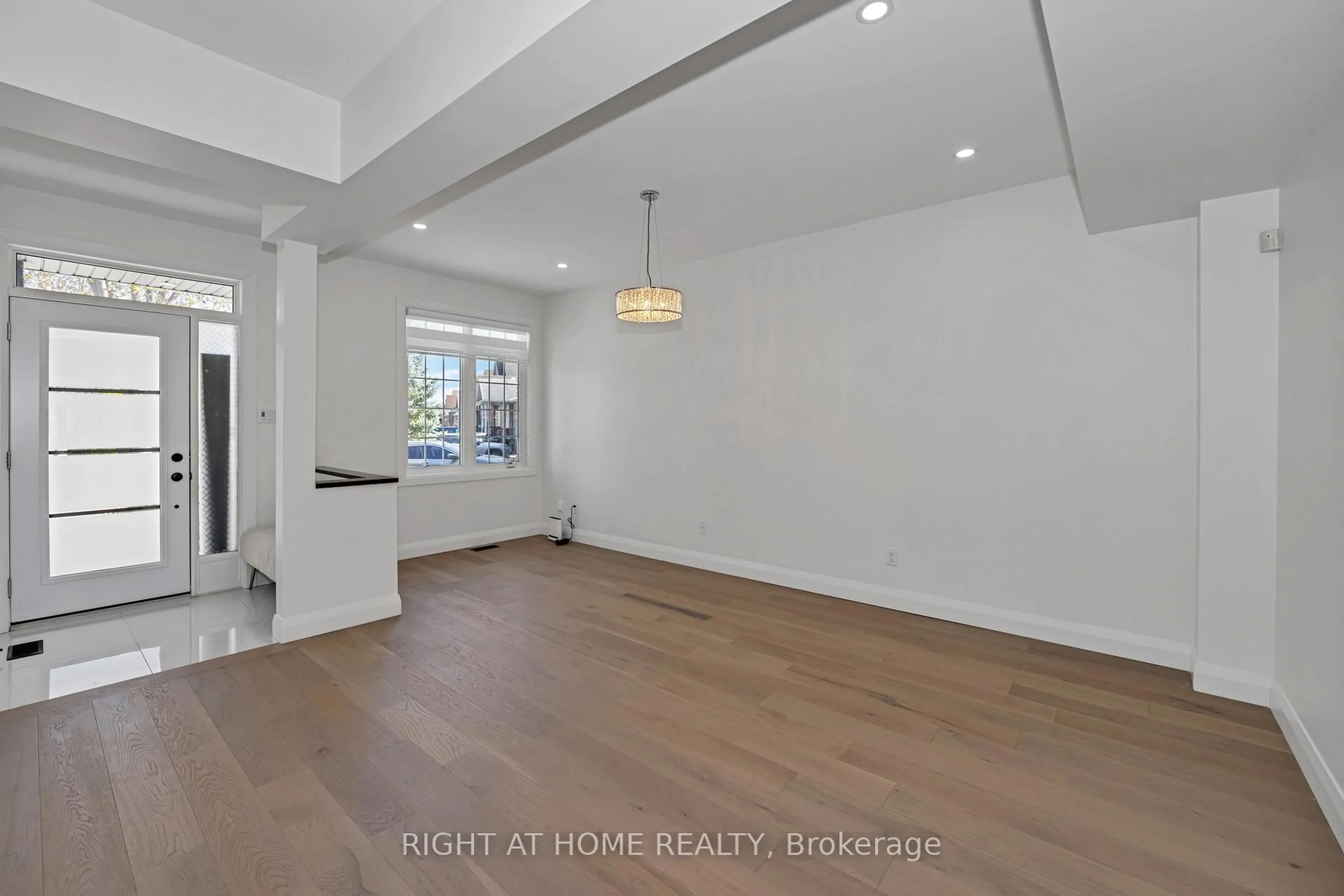 A pic of a room for 326 Wisteria Cres, Ottawa Ontario K1V 0N5
