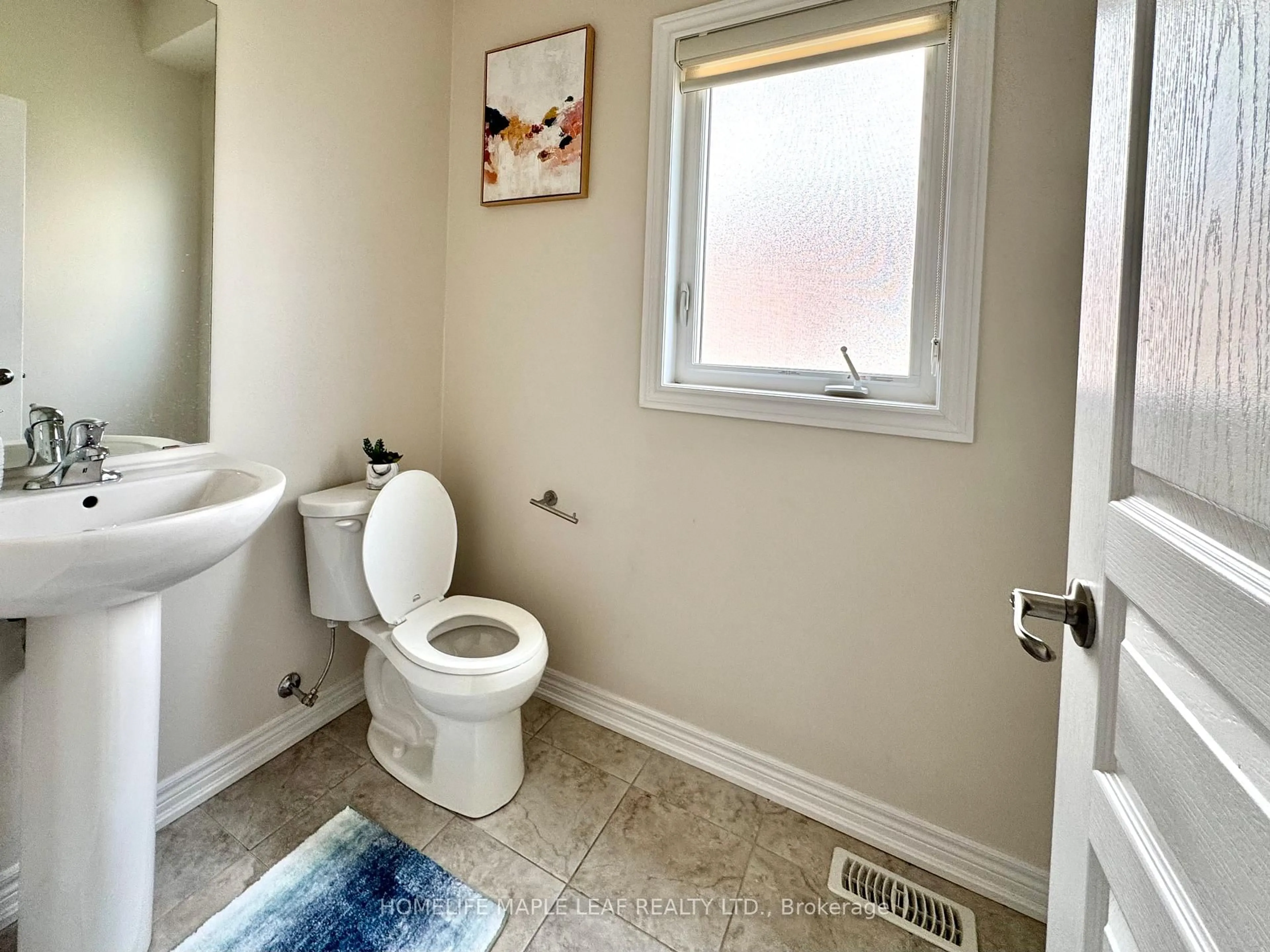Standard bathroom, ceramic/tile floor for 153 Lametti Dr, Pelham Ontario L0S 1E6