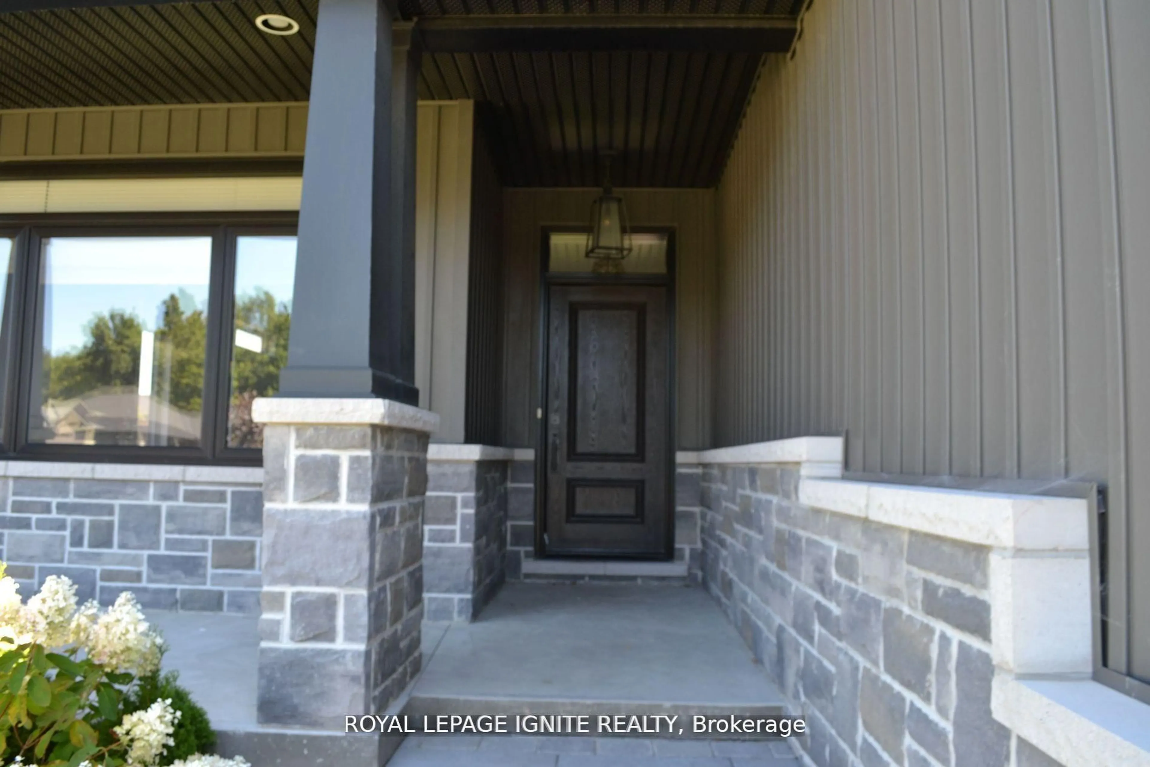 Indoor entryway for 6 Ambrosia Terr, Quinte West Ontario K8V 0G6