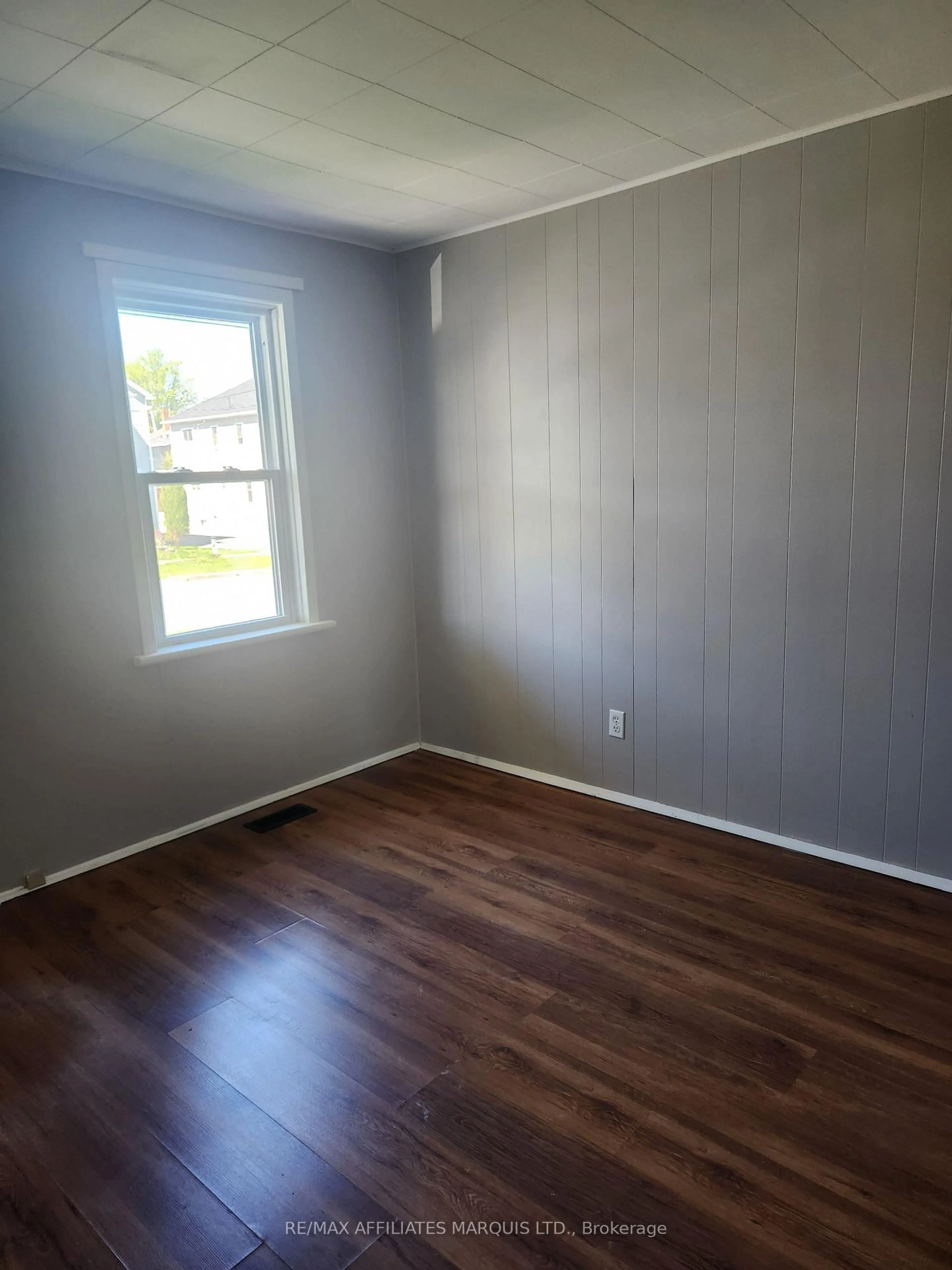A pic of a room for 410 St Felix St, Cornwall Ontario K6H 5A8
