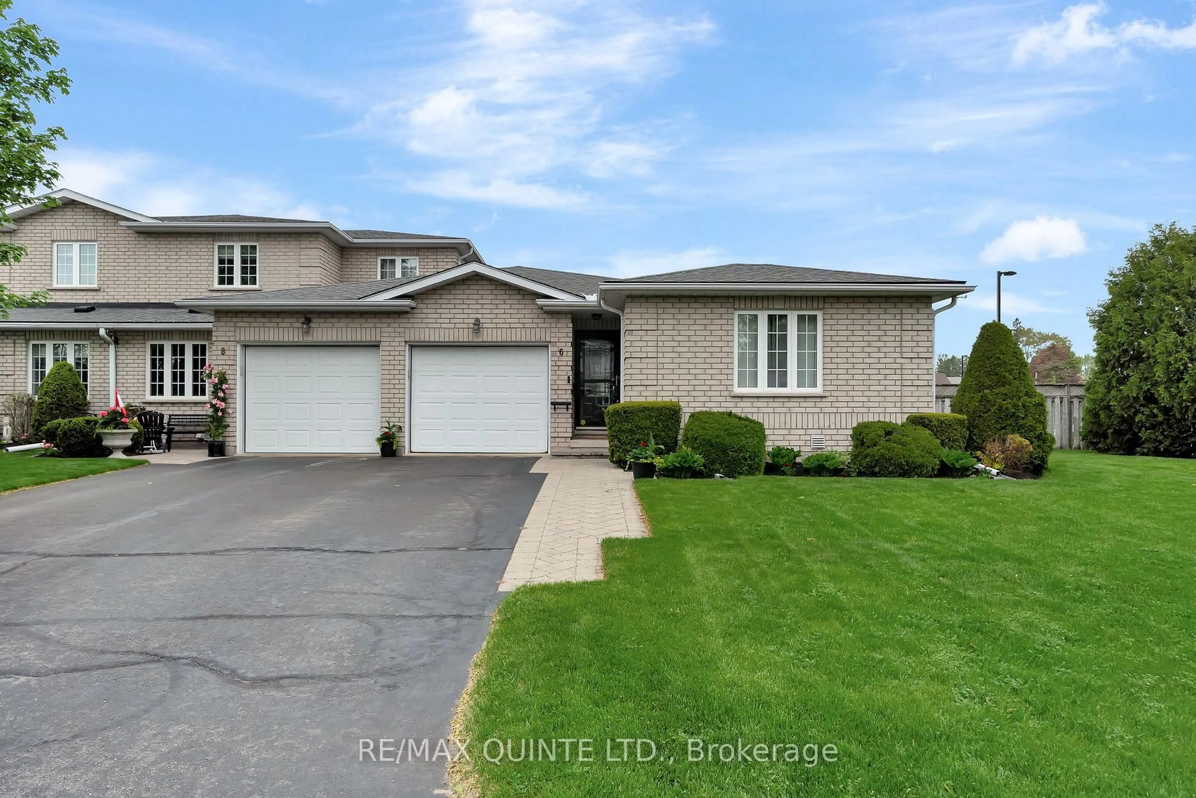 A pic from outside/outdoor area/front of a property/back of a property/a pic from drone, street for 6 Pinegrove Crt, Belleville Ontario K8N 5X9